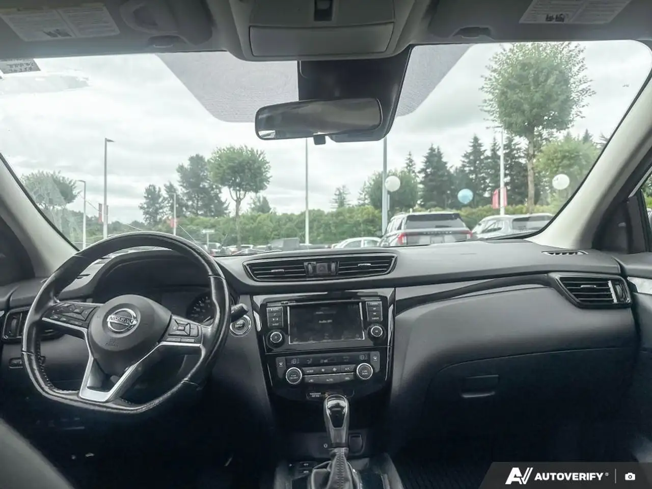 Nissan Qashqai снимка Nissan Qashqai
