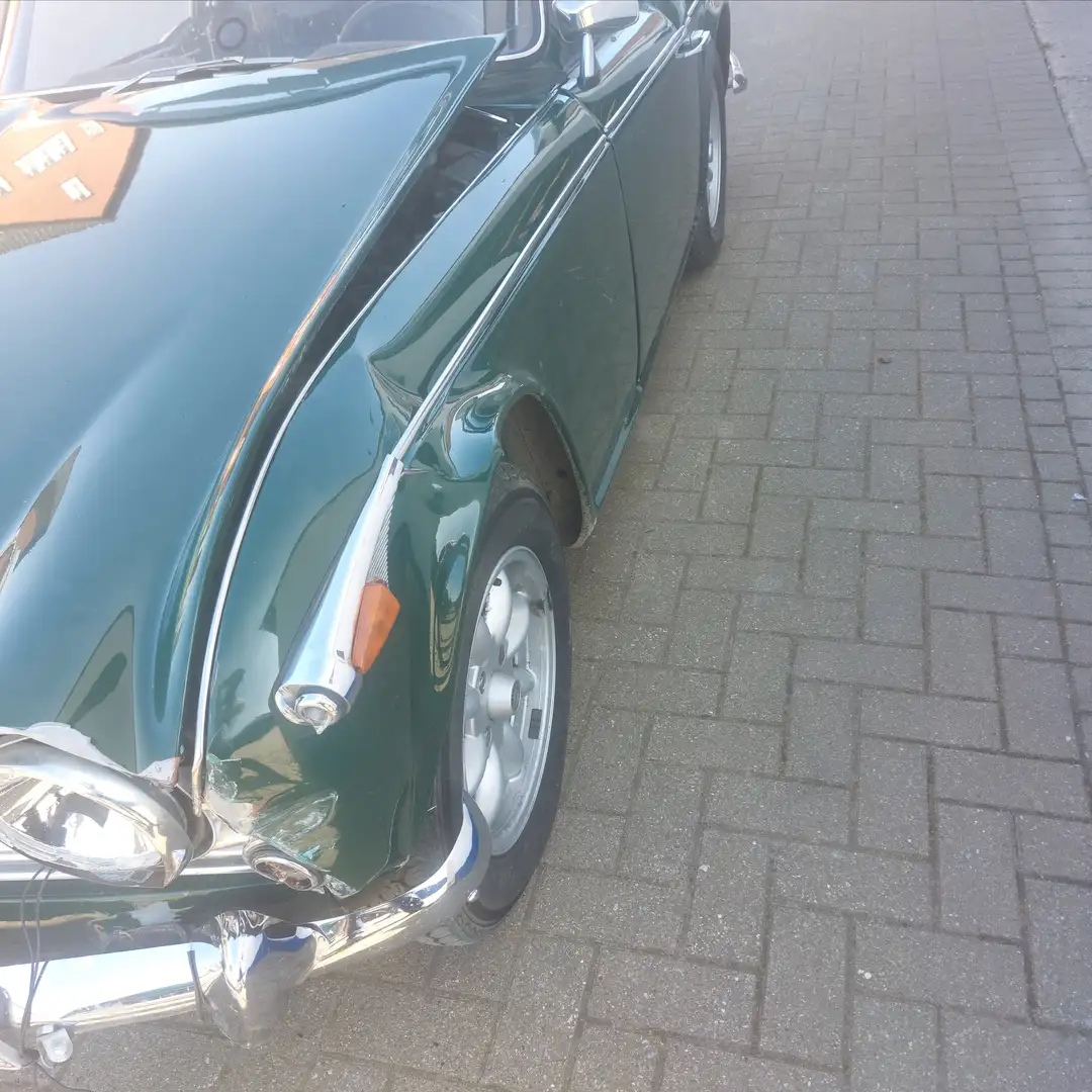 Triumph TR4 IRS Vert - 2