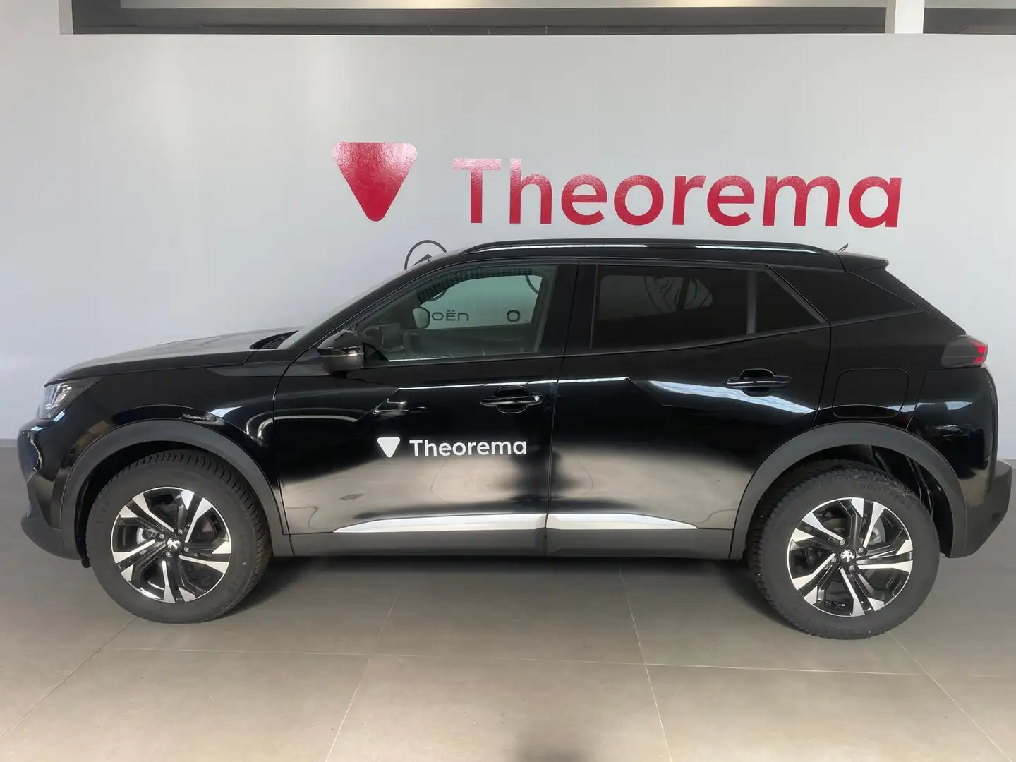Peugeot 2008 1.2 PureTech Allure Pack Zwart - 2