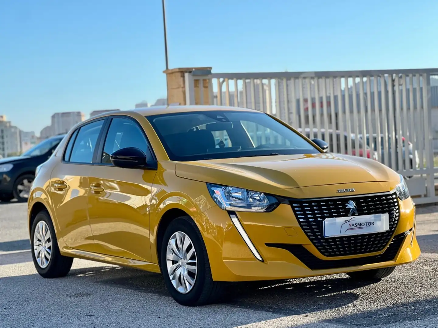 Peugeot 208 1.2 Puretech S&S Style 75 Amarillo - 1
