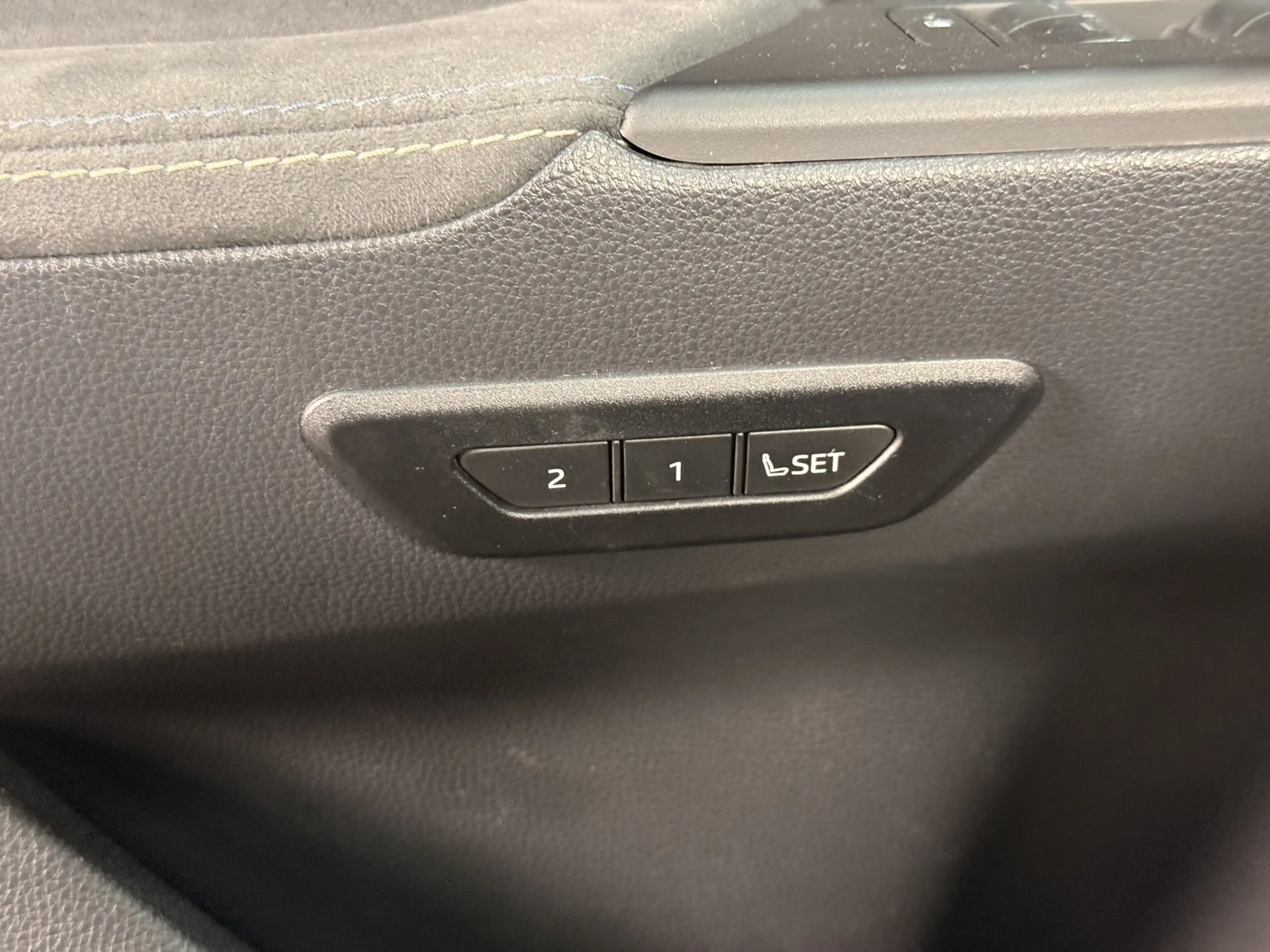 Toyota C-HR 2.0 Hybrid 200 Executive | Panoramadak | JBL | HUD — photo 12
