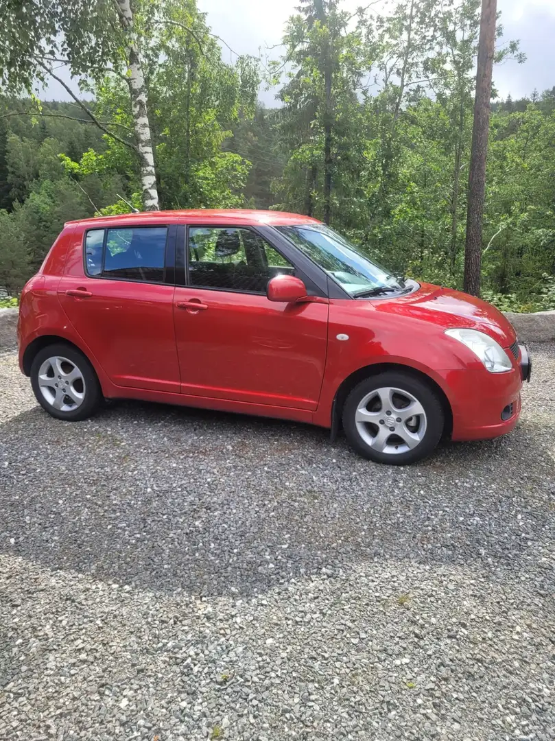 Suzuki Swift SWIFT 1.3 GLX Red - 1