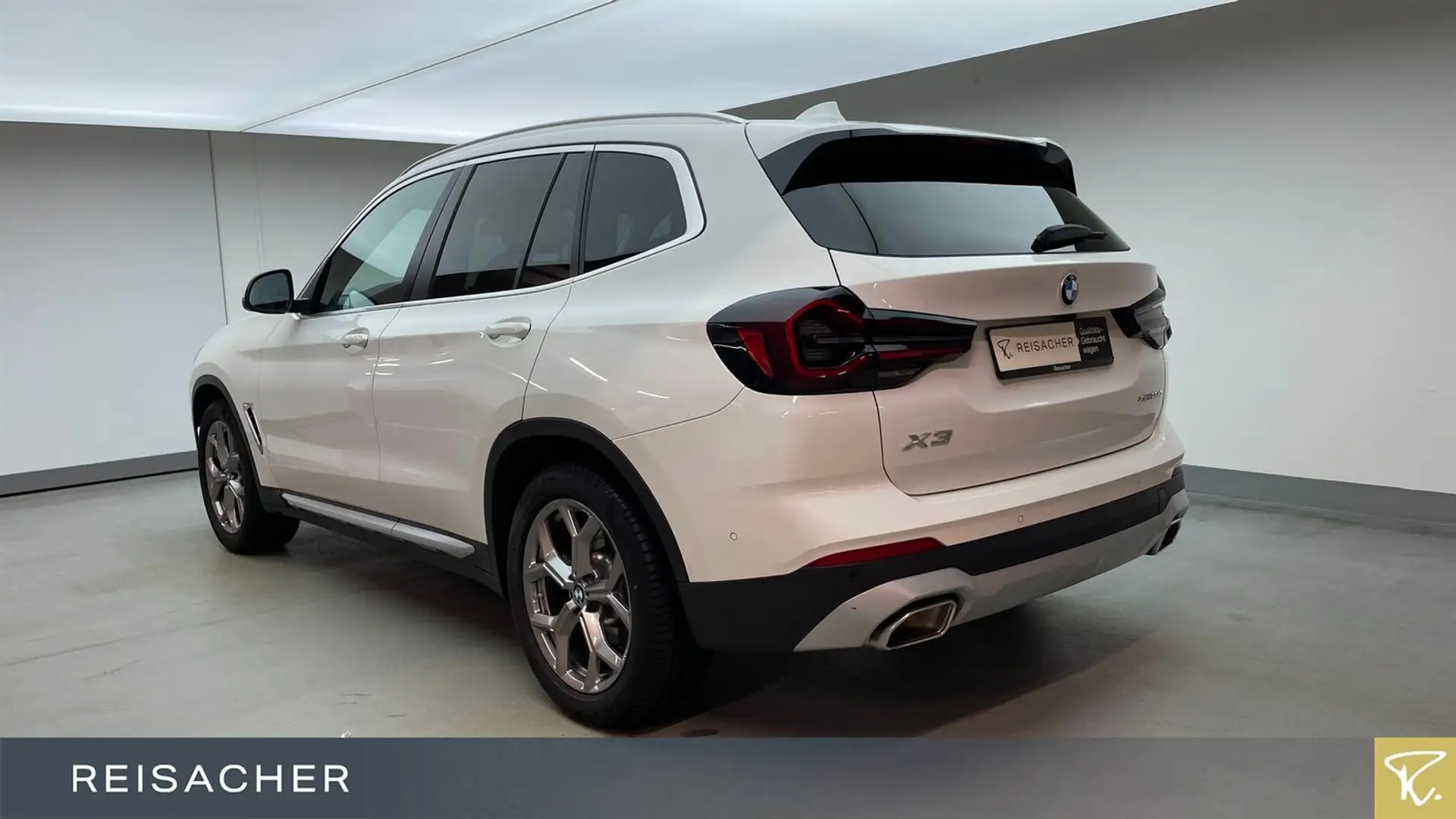 BMW X3 A xDrive20d,AHK,LED,ParkAss,DrA,Komfortzg Weiß - 2