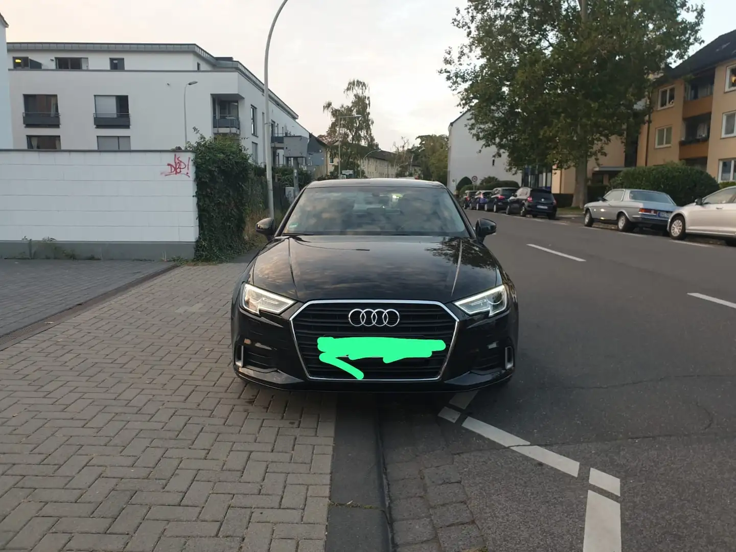 Audi A3 A3 1.8 T Attraction Schwarz - 1