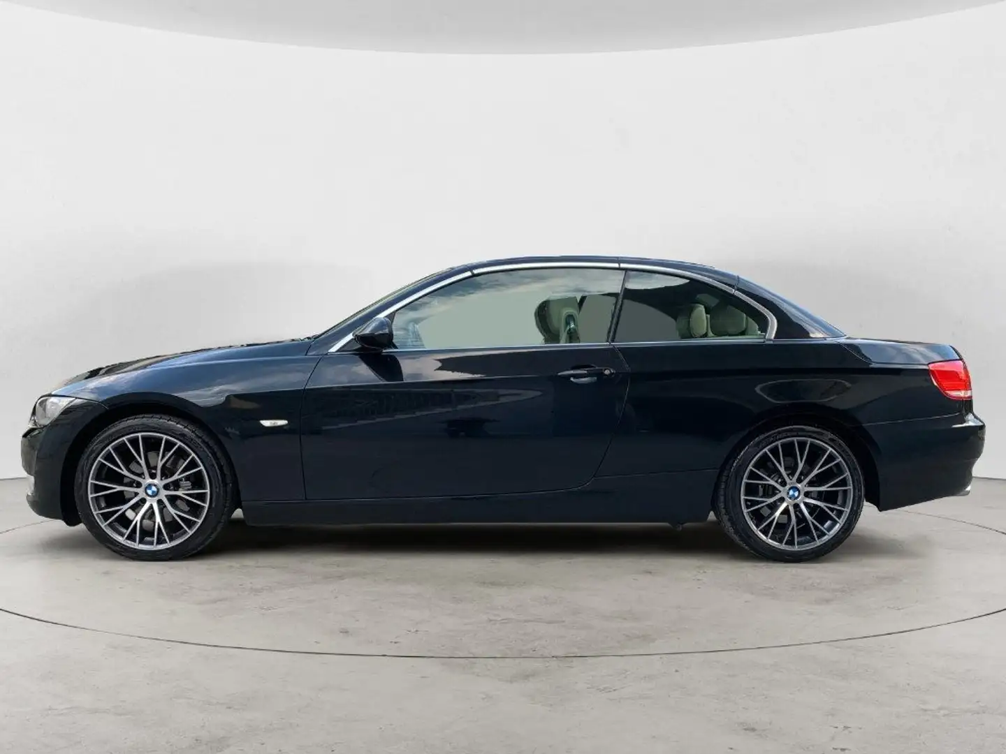 BMW 320 i cat Cabrio Futura Noir - 2