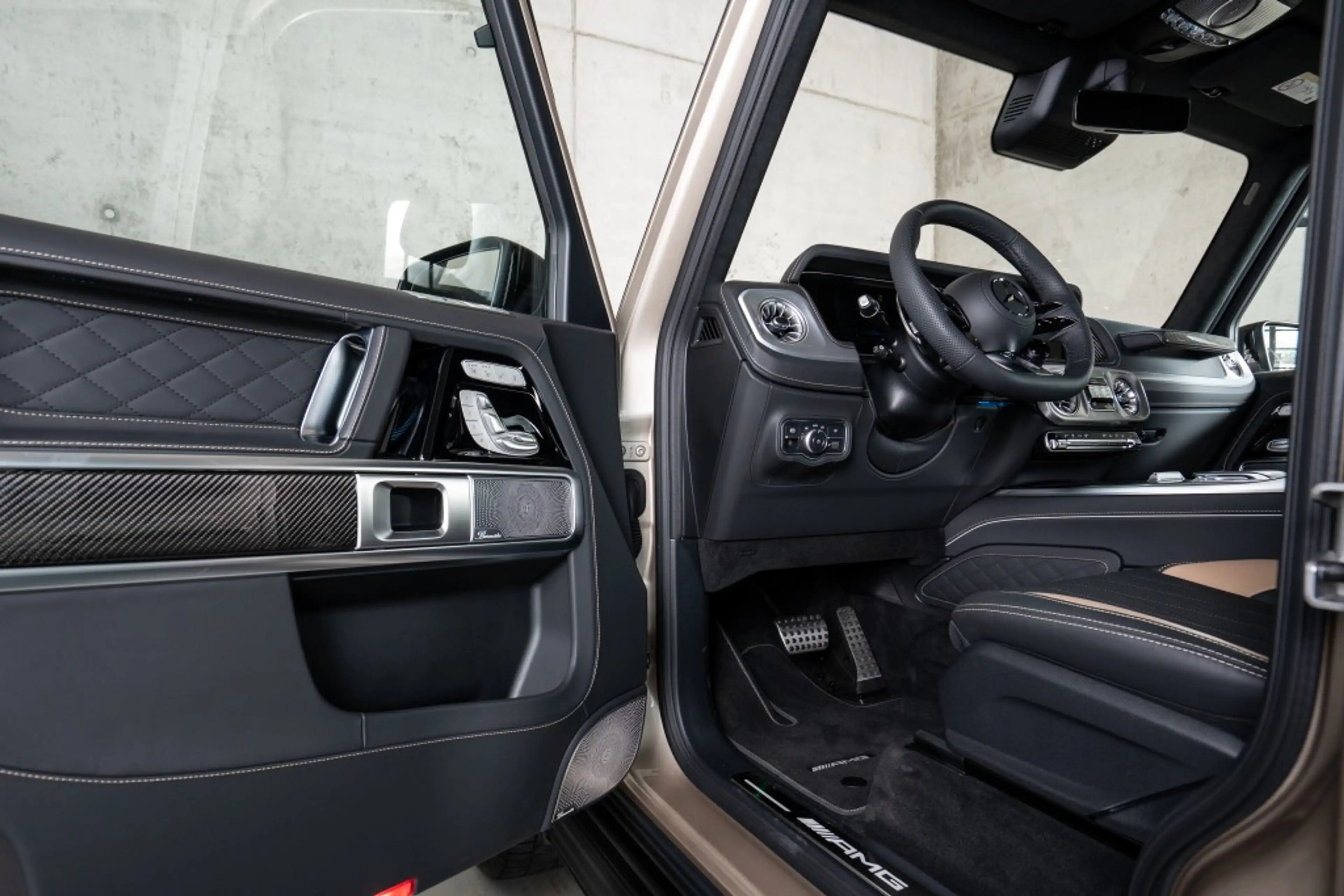Mercedes-Benz G 63 AMG Carbon Superior A22 Wärme Komfort Night — photo 13