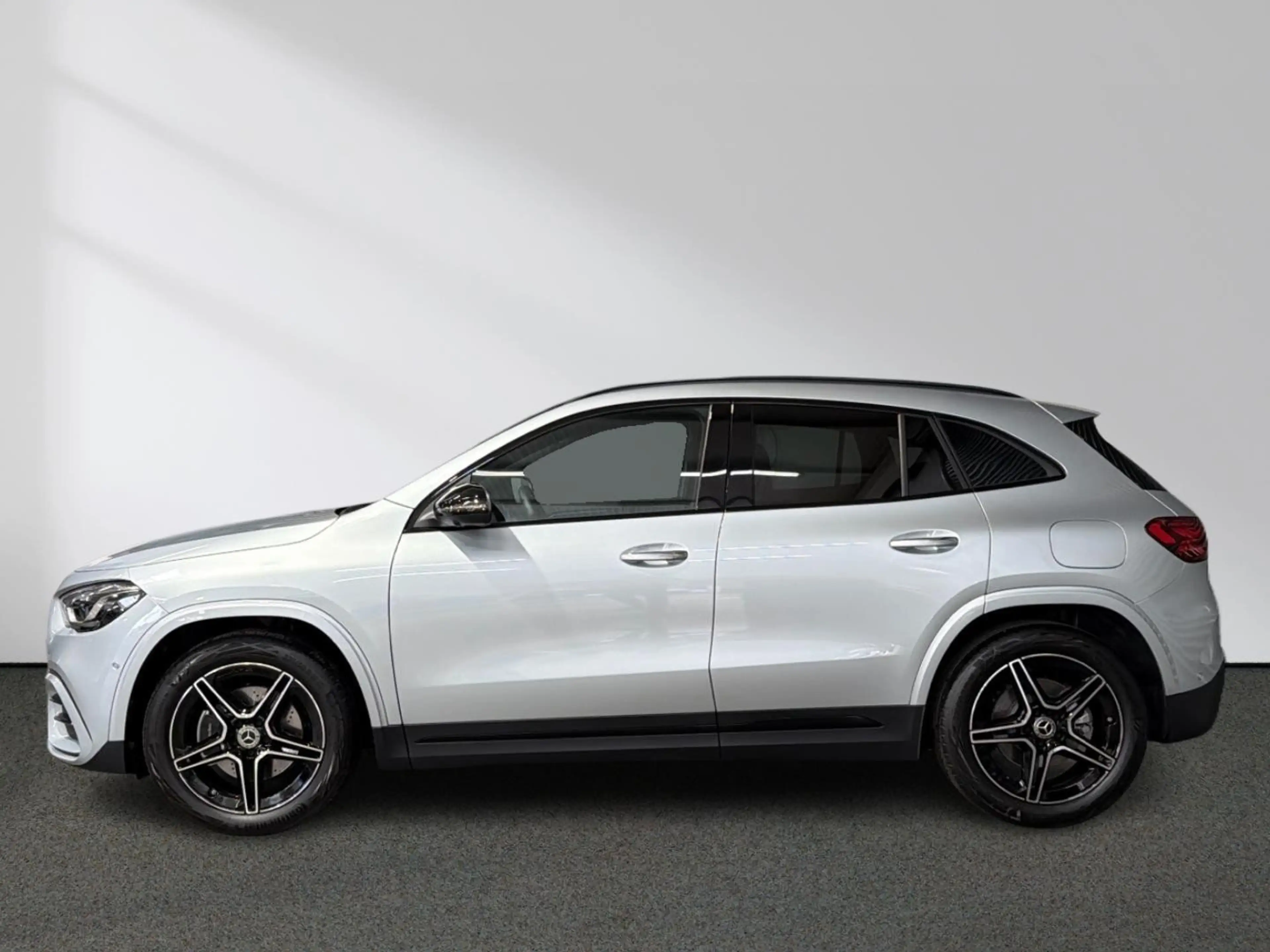 Mercedes-Benz GLA 220 4M AMG Premium+ Night Pano Standhzg. 360 — photo 3