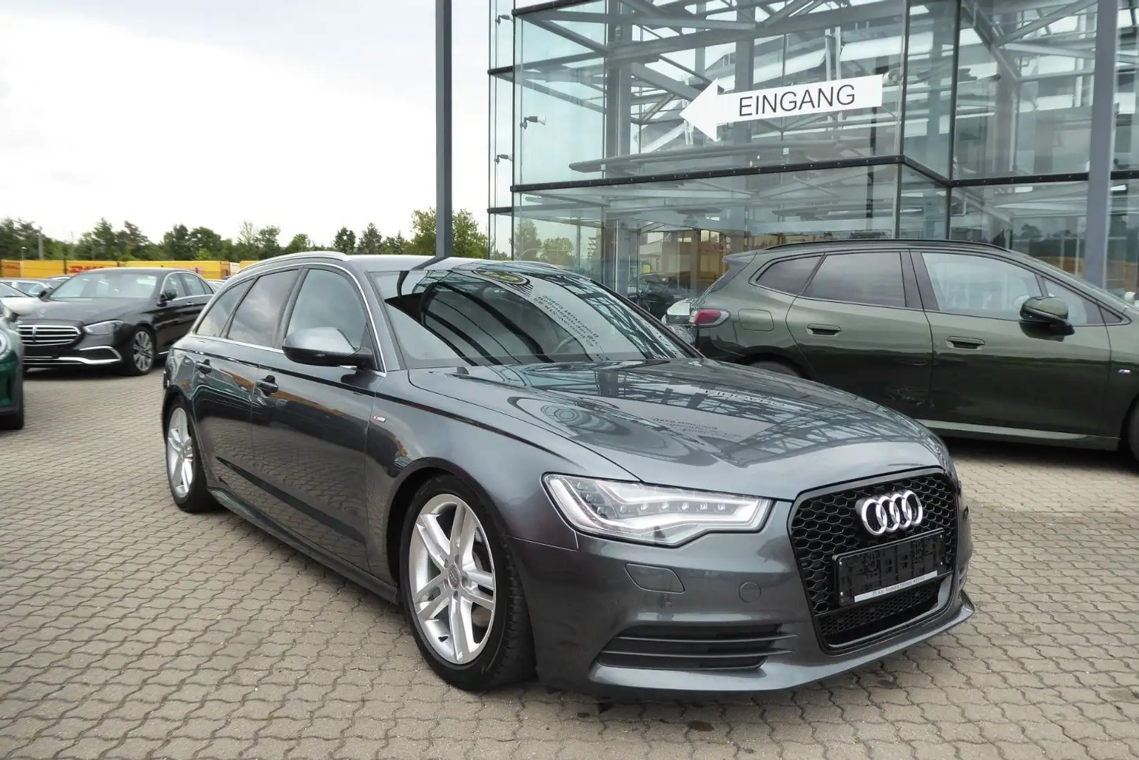 Audi A6 Avant 2.0 TDI ultra S-Line Grau - 1
