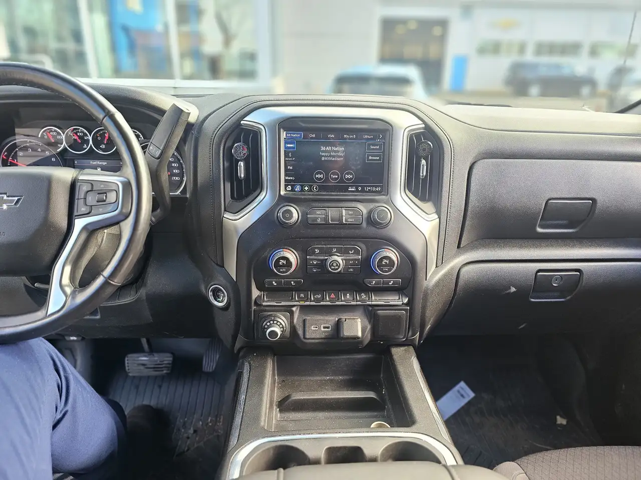 Chevrolet Silverado 1500 снимка Chevrolet Silverado 1500