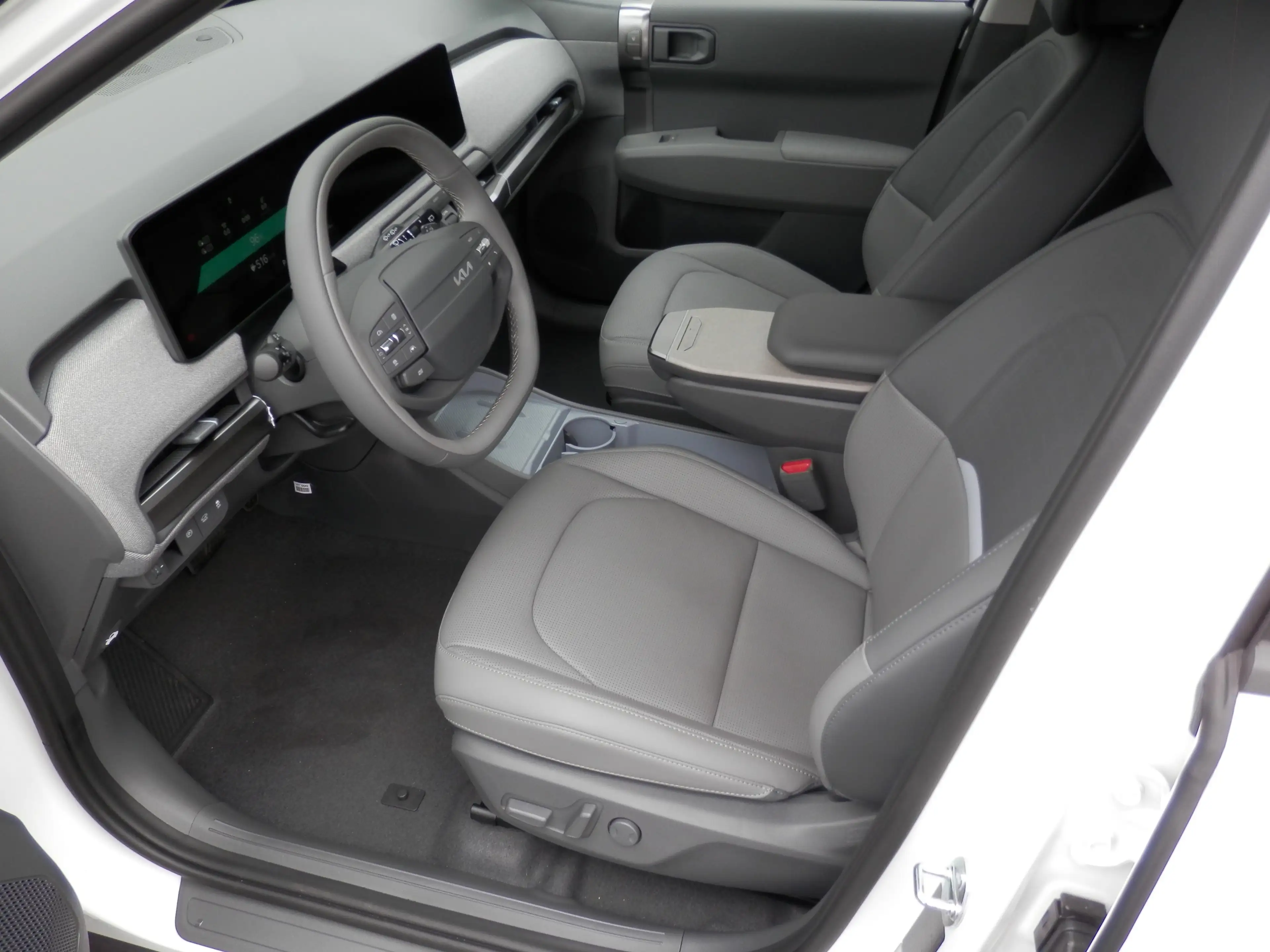 Kia EV3 FWD 81,4kWh Long Range Earth plus — photo 9