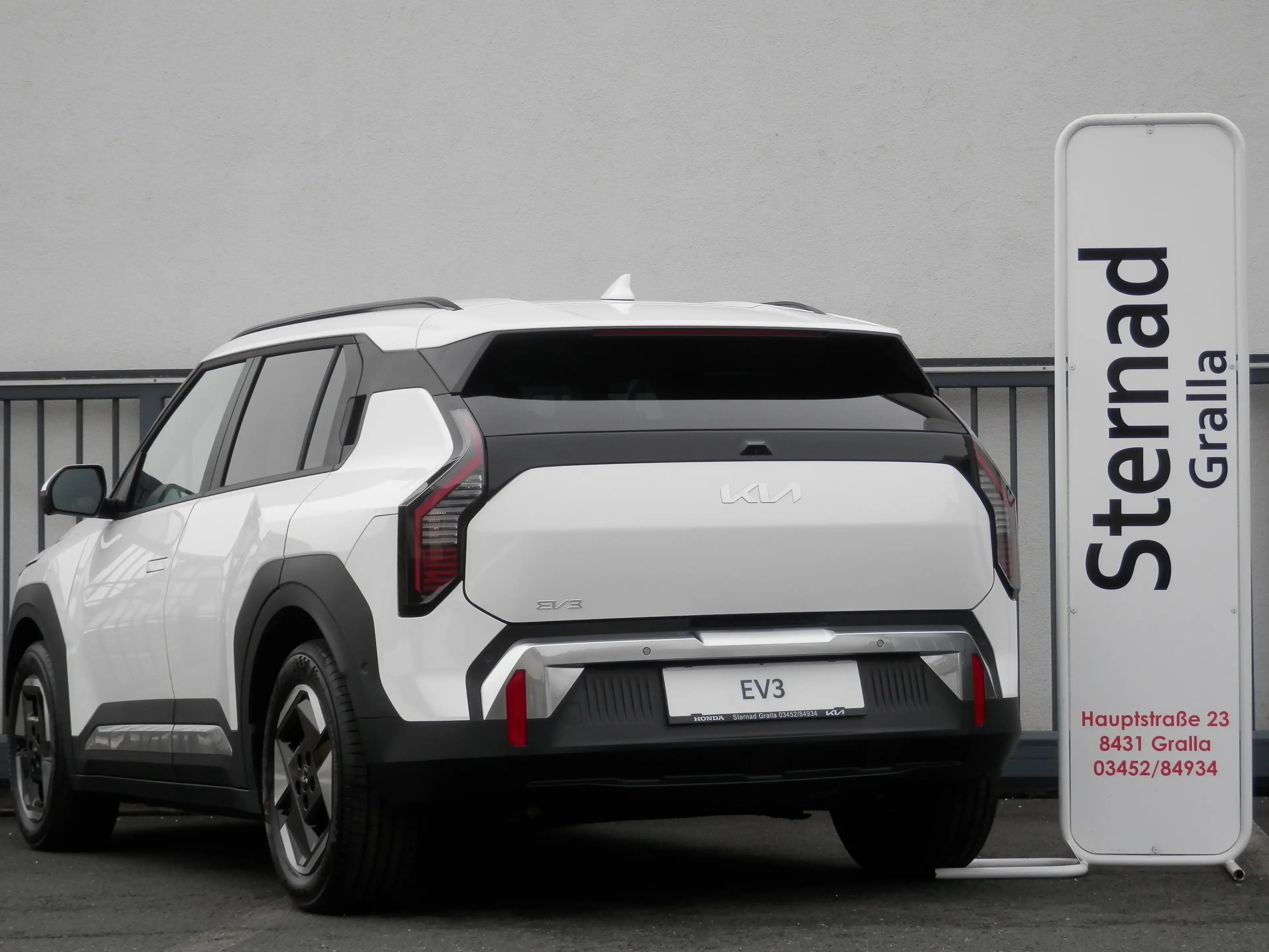 Kia EV3 FWD 81,4kWh Long Range Earth plus — photo 6