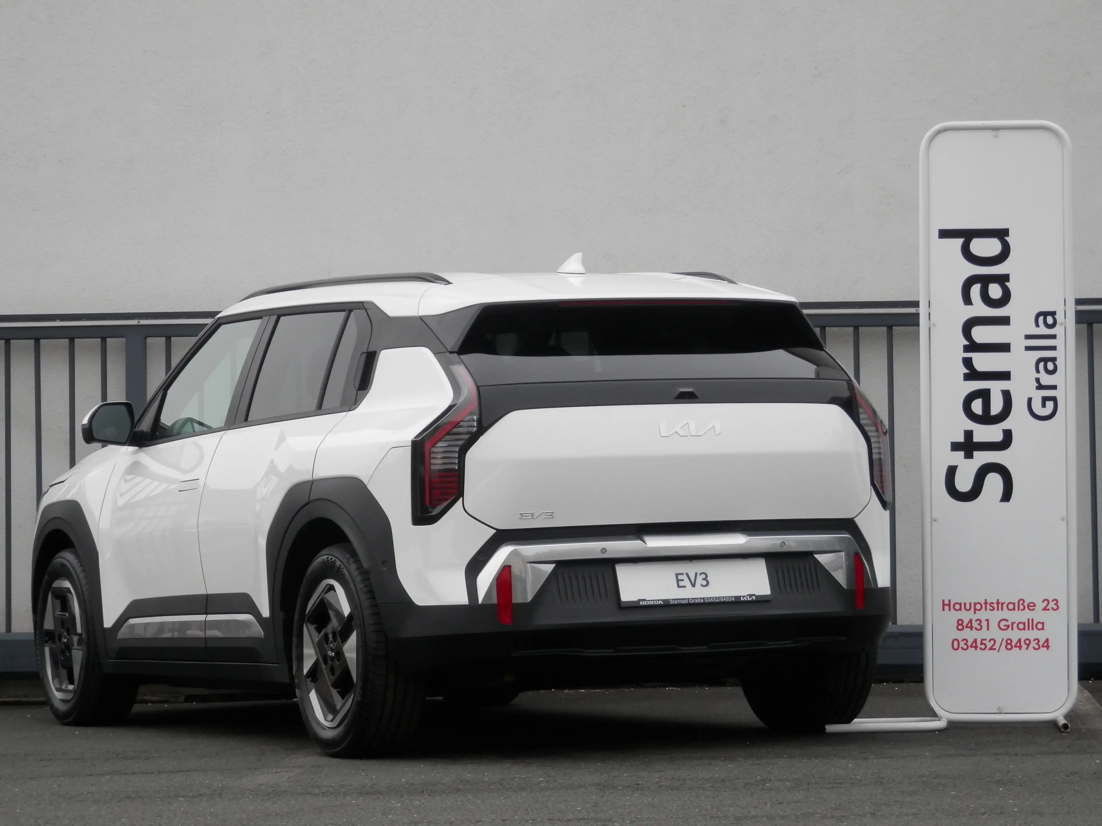 Kia EV3 FWD 81,4kWh Long Range Earth plus — photo 5