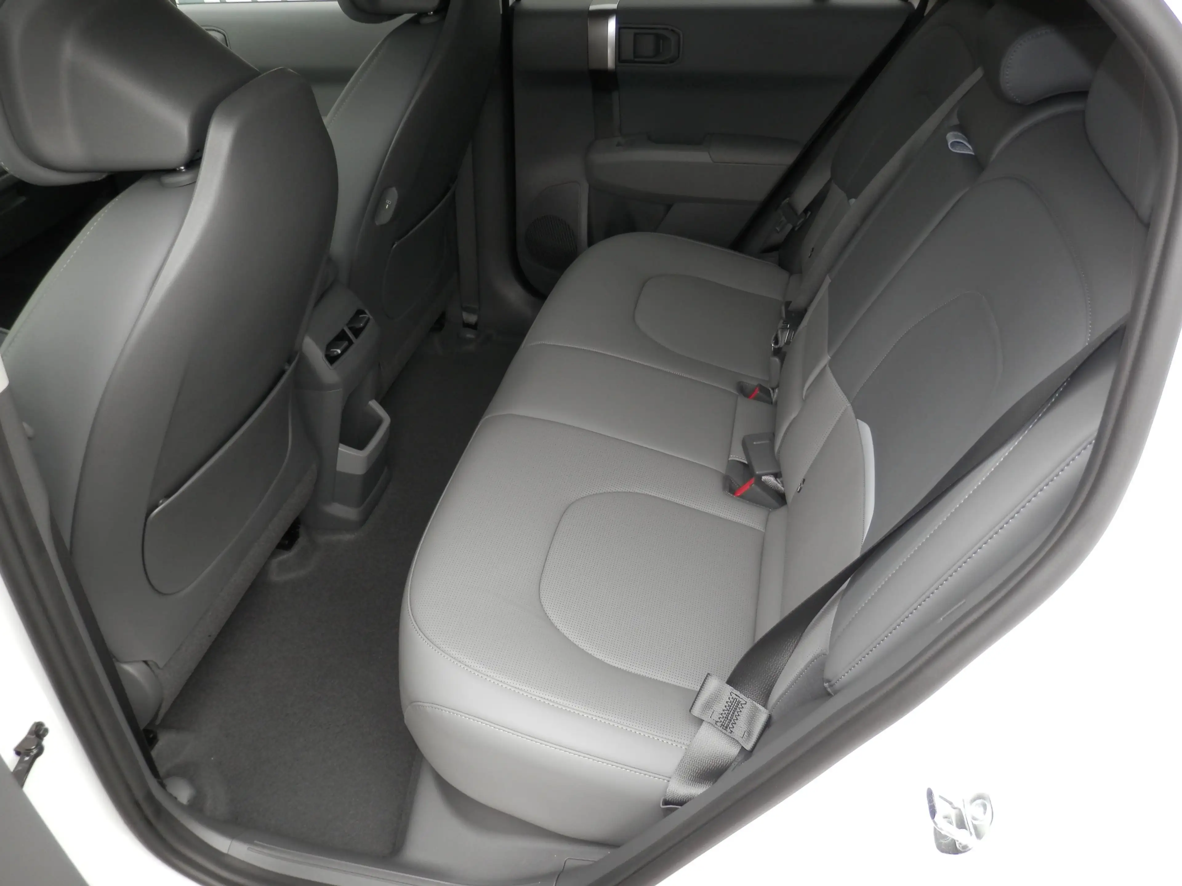 Kia EV3 FWD 81,4kWh Long Range Earth plus — photo 11