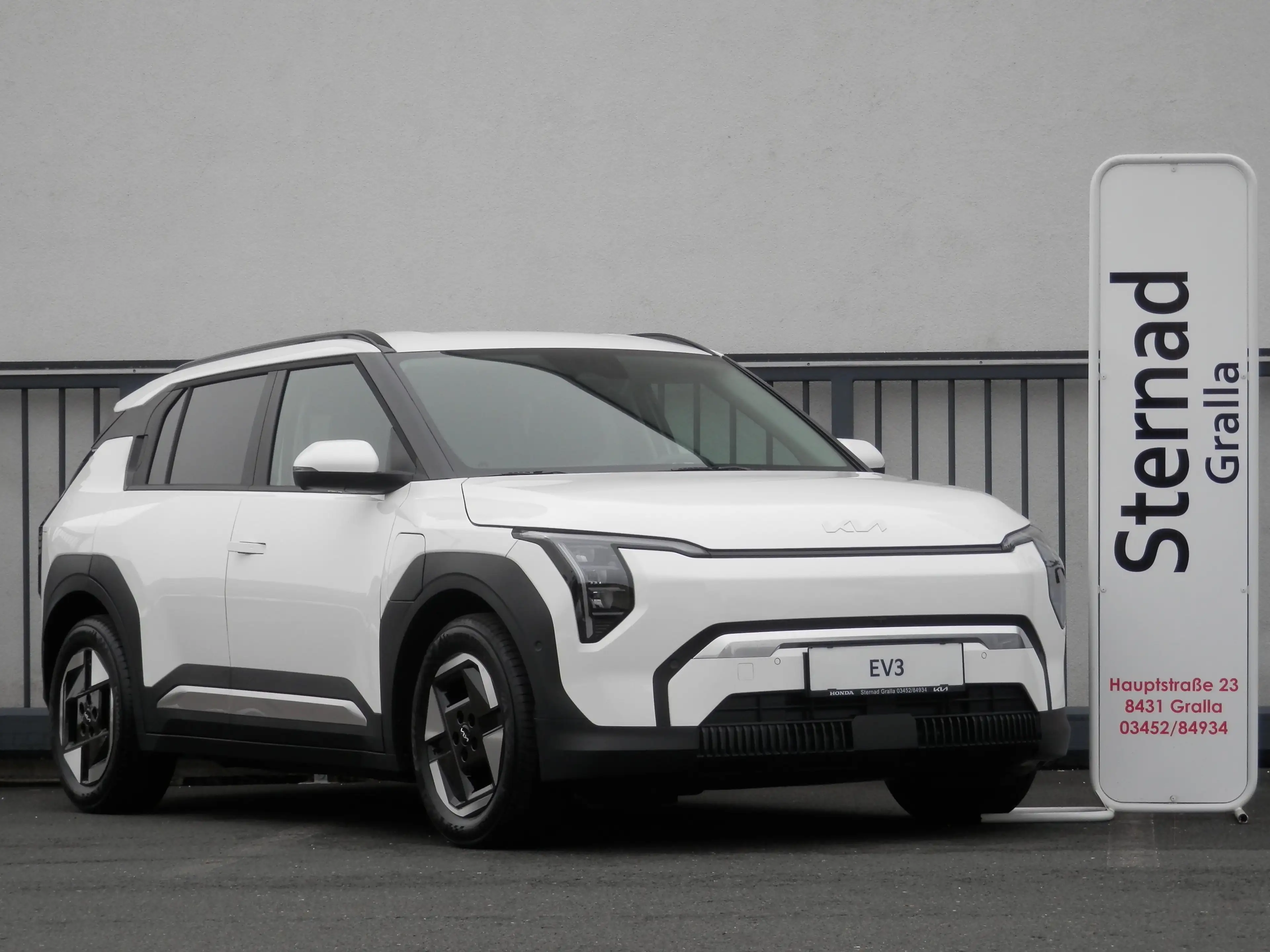 Kia EV3 FWD 81,4kWh Long Range Earth plus — photo 2