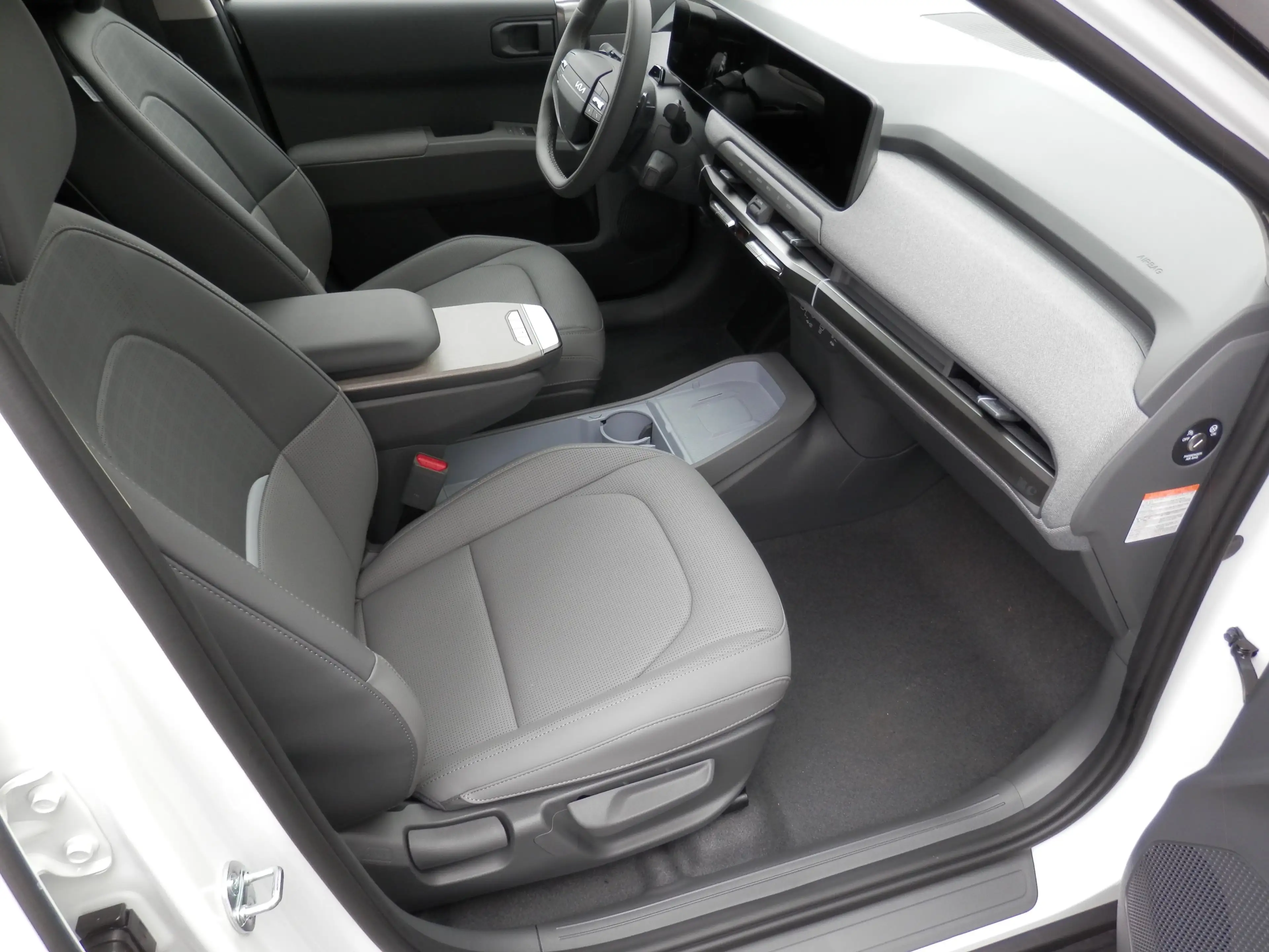 Kia EV3 FWD 81,4kWh Long Range Earth plus — photo 10