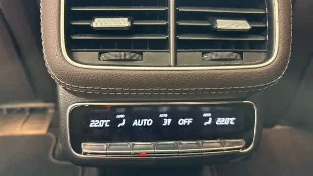 Mercedes-Benz Gle view 11