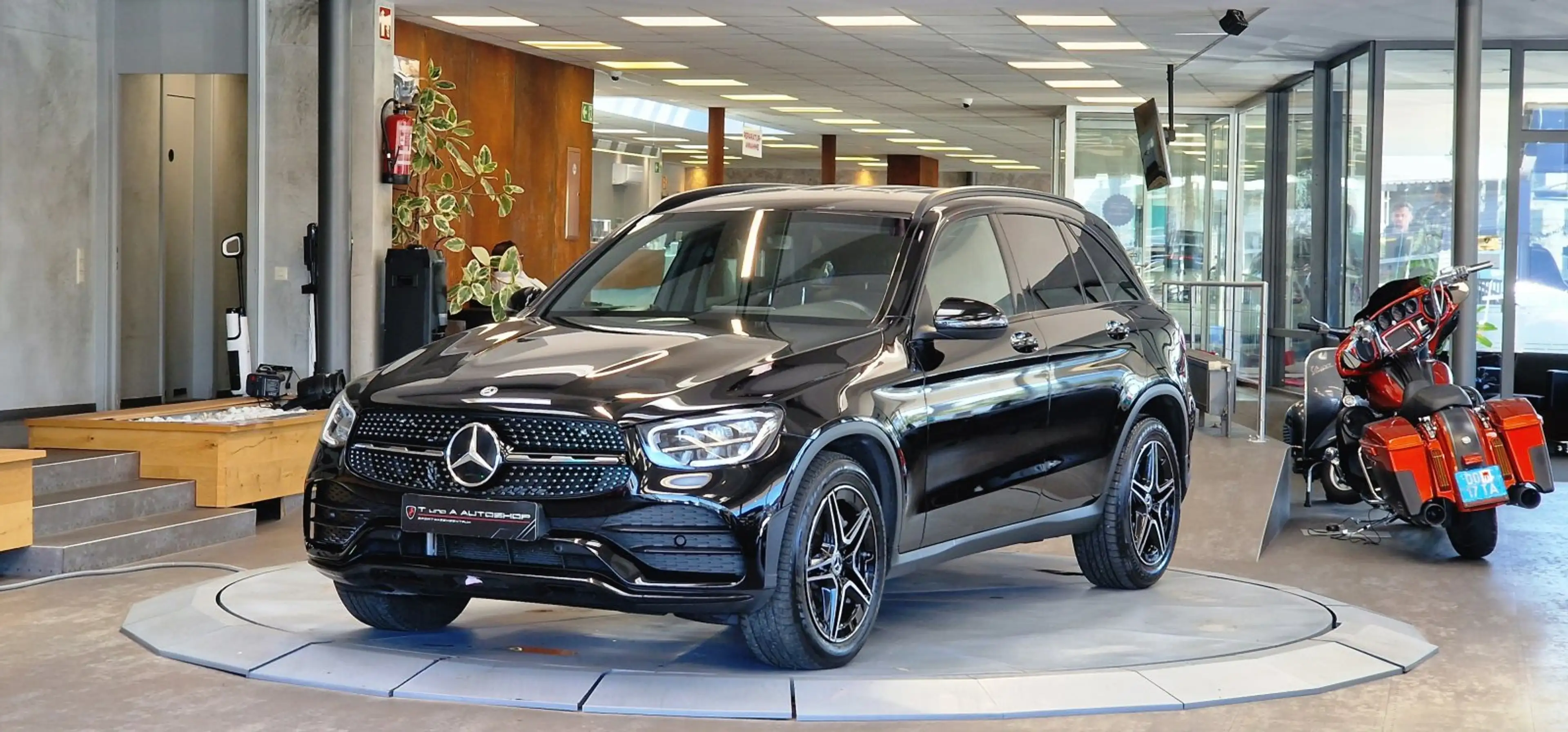 Mercedes-Benz GLC 200 d 4Matic AMG-Line 1-Hand Aut. *Kamera*19oll*Night-
