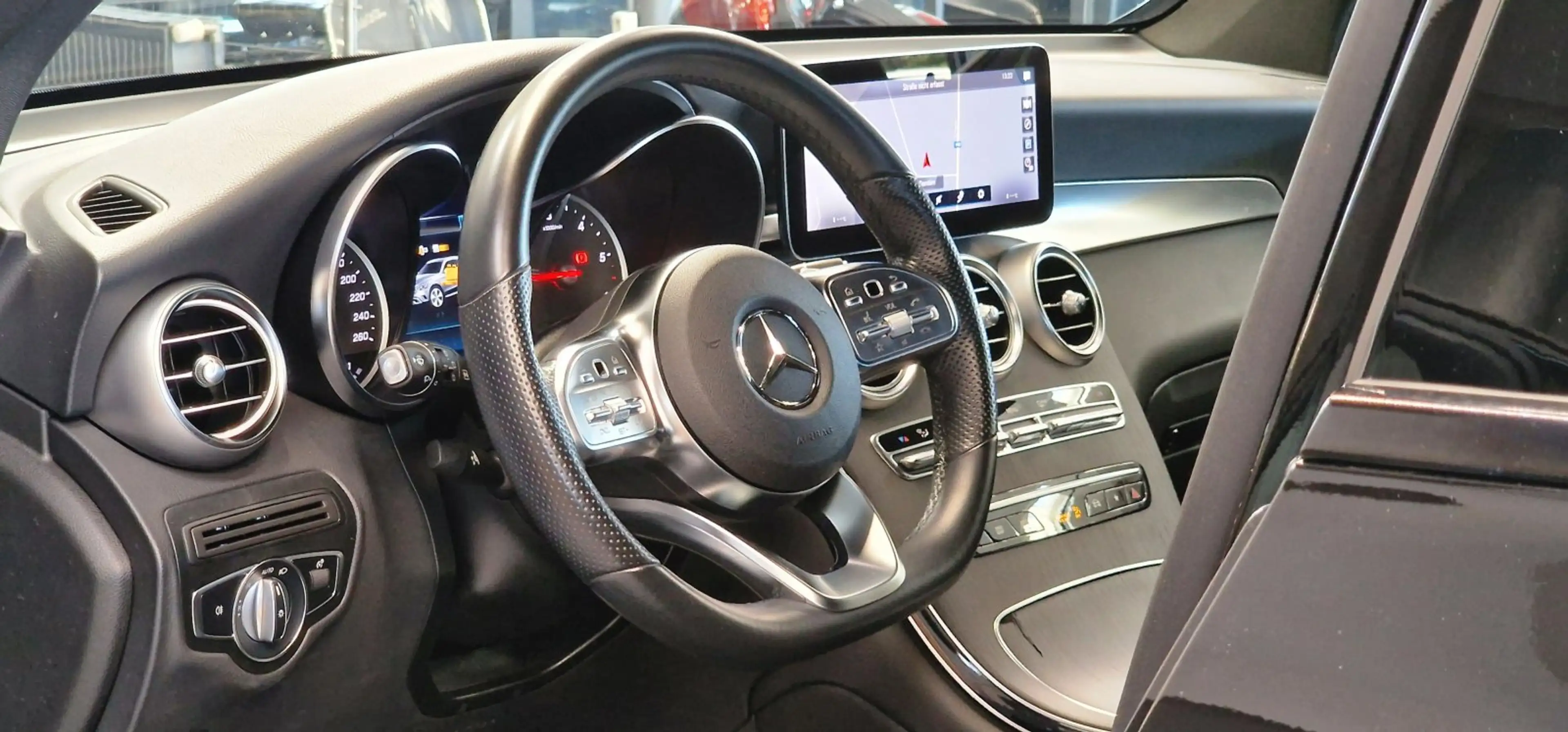 Mercedes-Benz GLC 200 d 4Matic AMG-Line 1-Hand Aut. *Kamera*19oll*Night- — photo 12