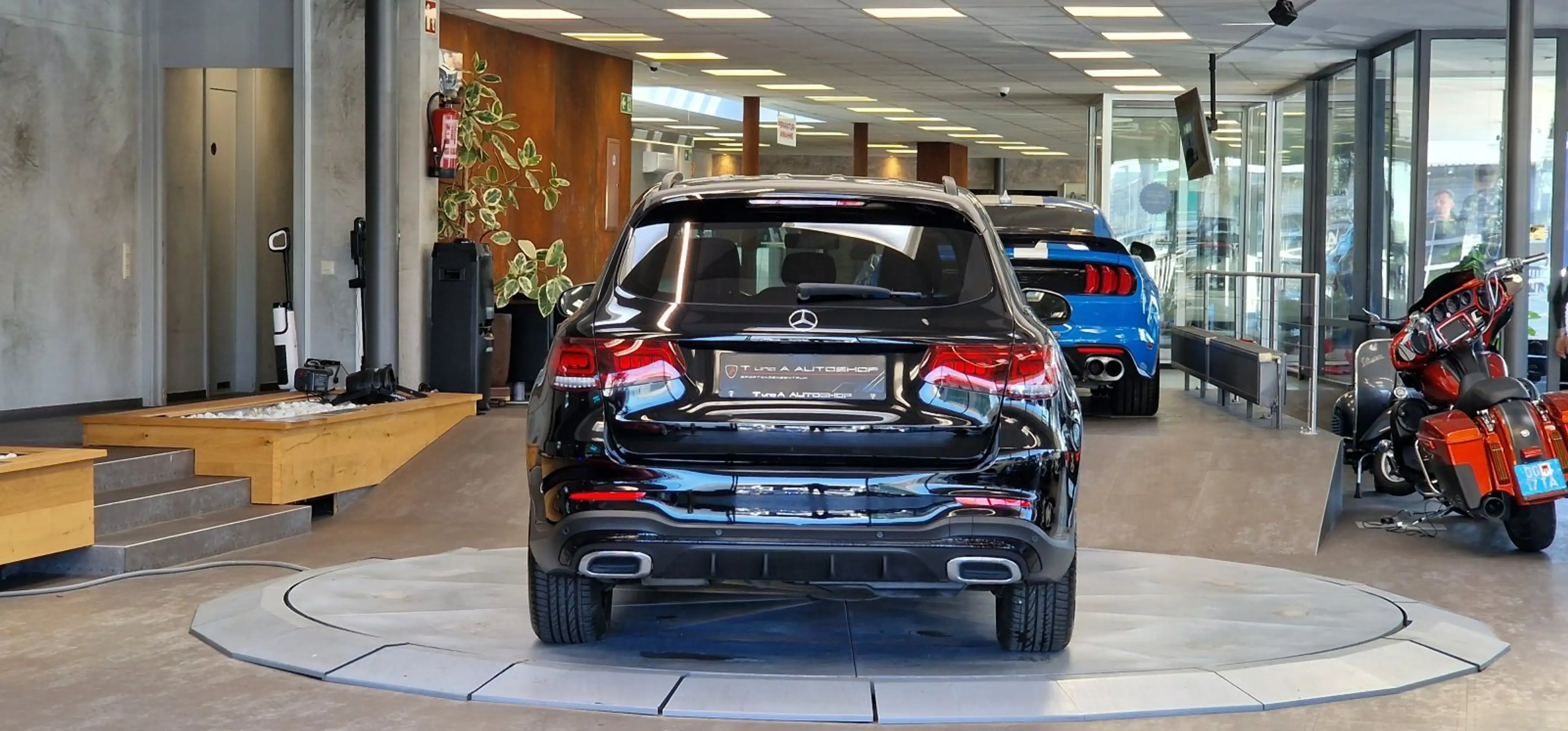 Mercedes-Benz GLC 200 d 4Matic AMG-Line 1-Hand Aut. *Kamera*19oll*Night- — photo 8