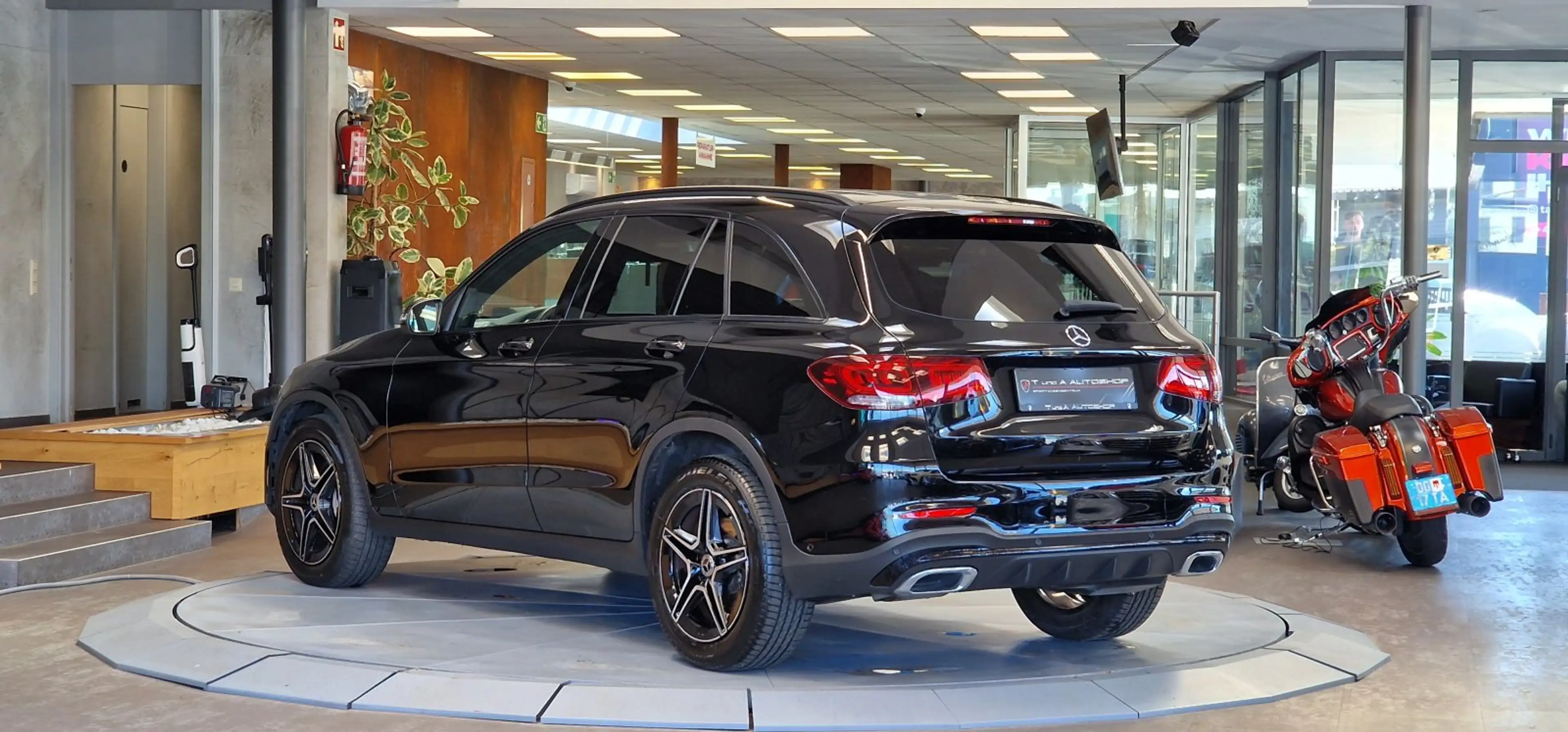 Mercedes-Benz GLC 200 d 4Matic AMG-Line 1-Hand Aut. *Kamera*19oll*Night- — photo 6