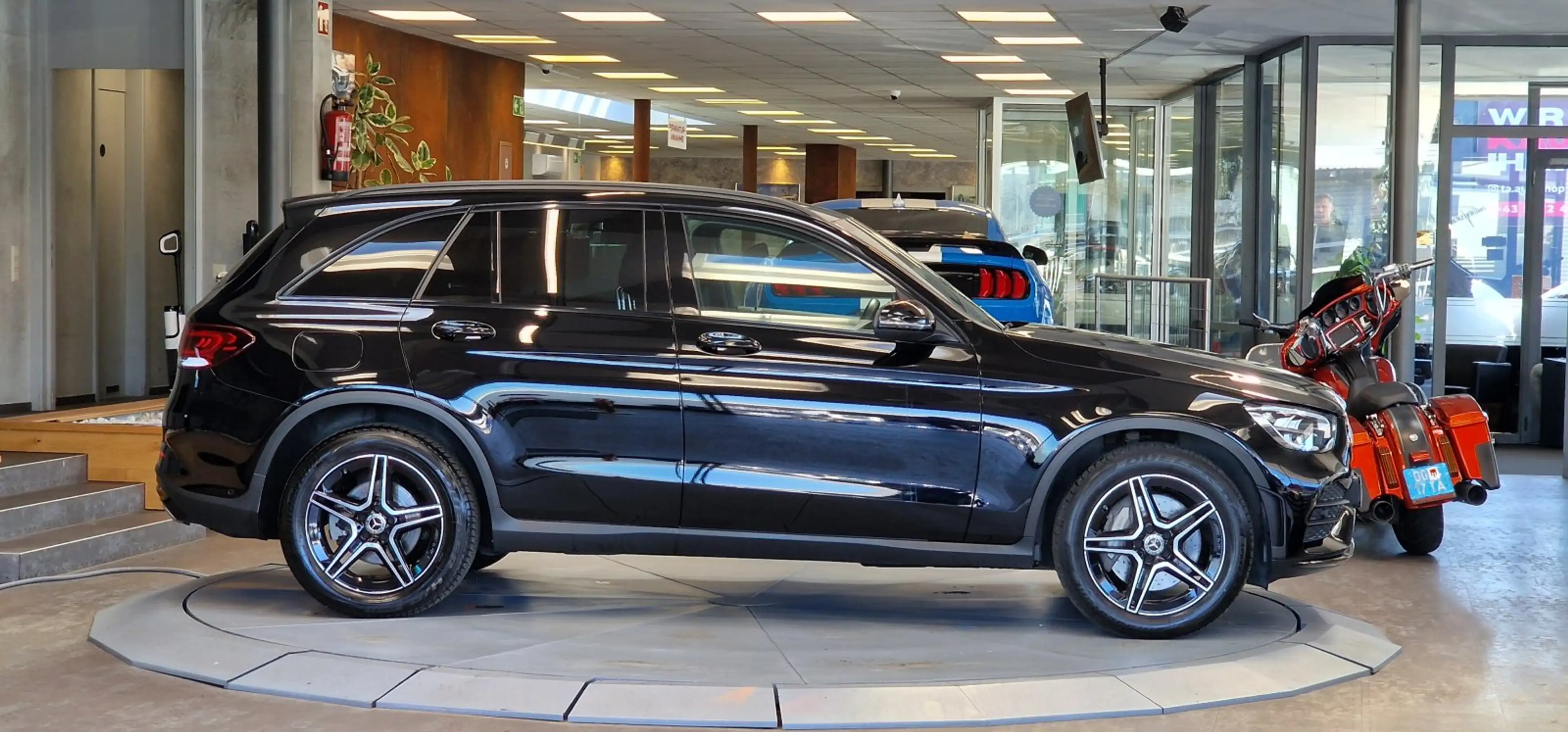 Mercedes-Benz GLC 200 d 4Matic AMG-Line 1-Hand Aut. *Kamera*19oll*Night- — photo 5