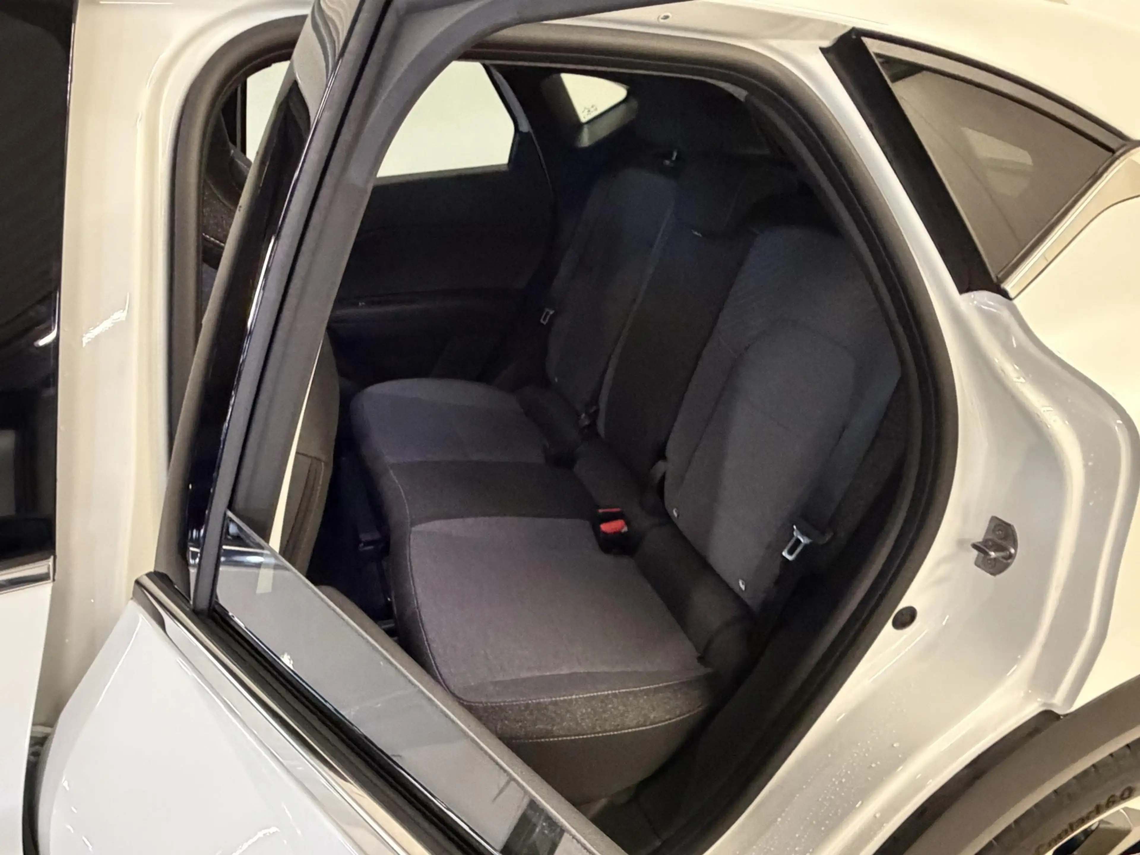 Mitsubishi ASX 1.8 HEV 160 AT Intense+ | Van: € 39.200,- nu direc — photo 8