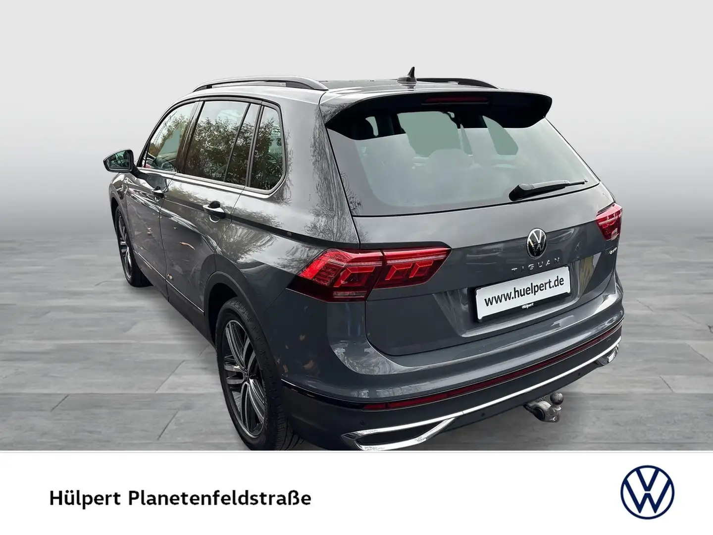 Volkswagen Tiguan 2.0 URBAN SPORT PANO AHK ALU19 NAVI 4X4 Gris - 2