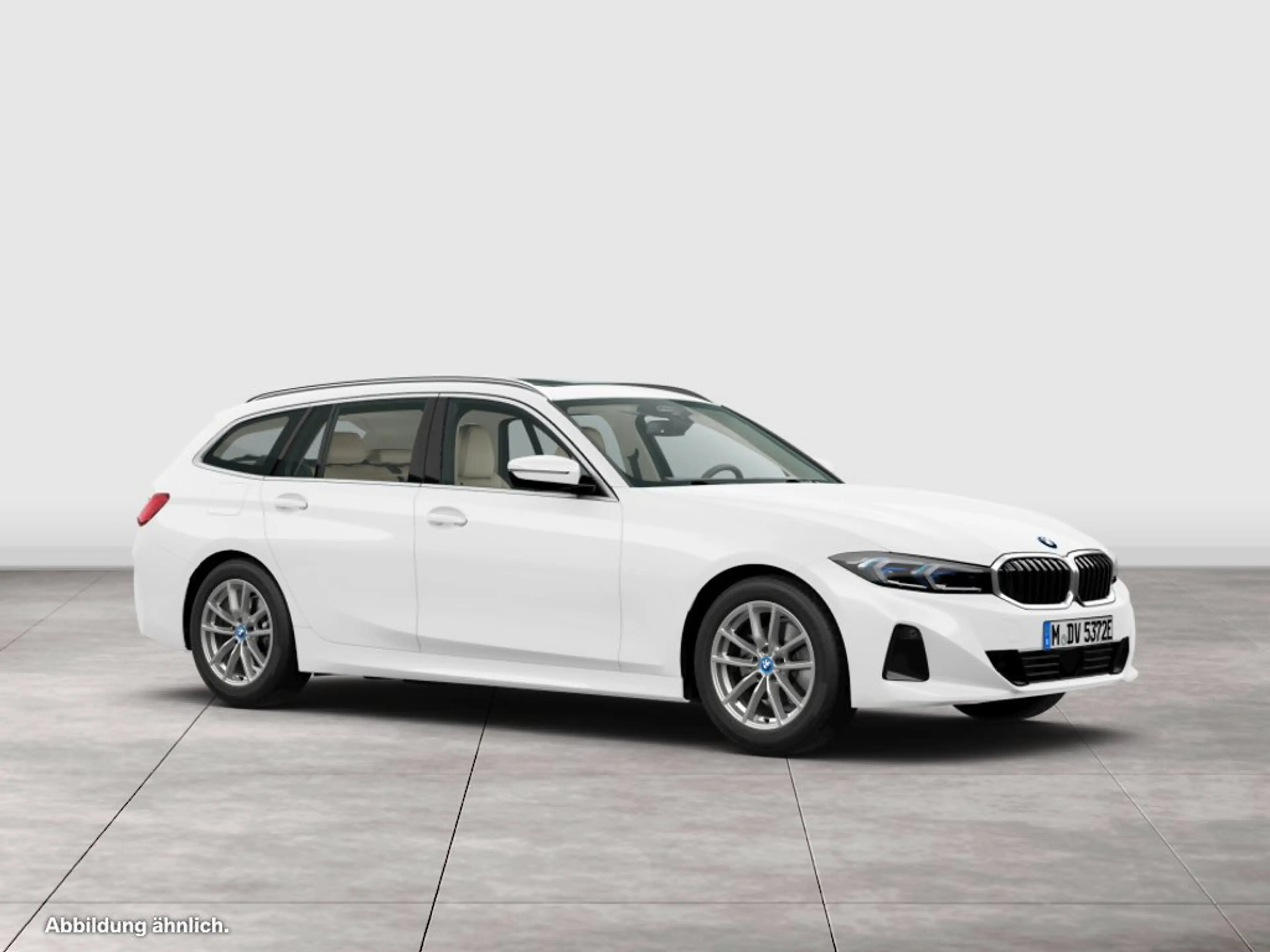 BMW 330 e xDrive — photo 10