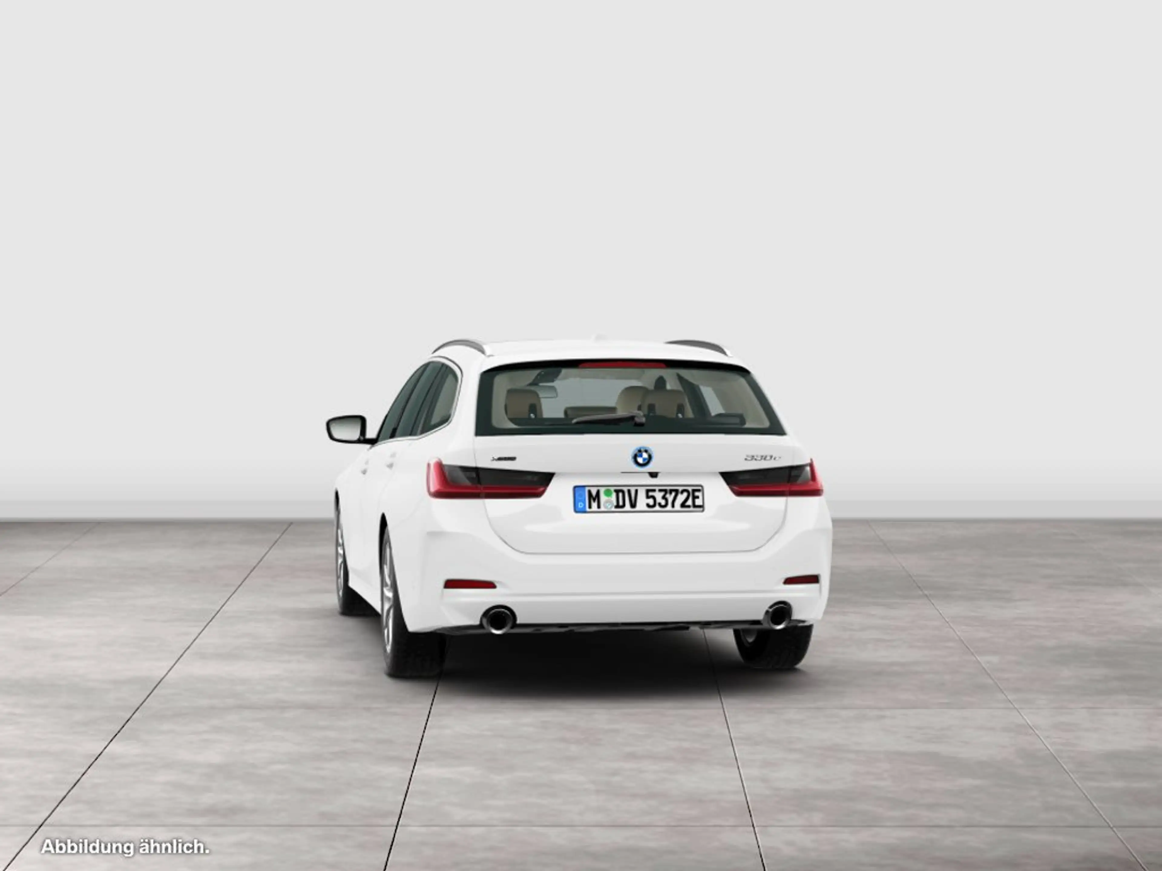 BMW 330 e xDrive — photo 7