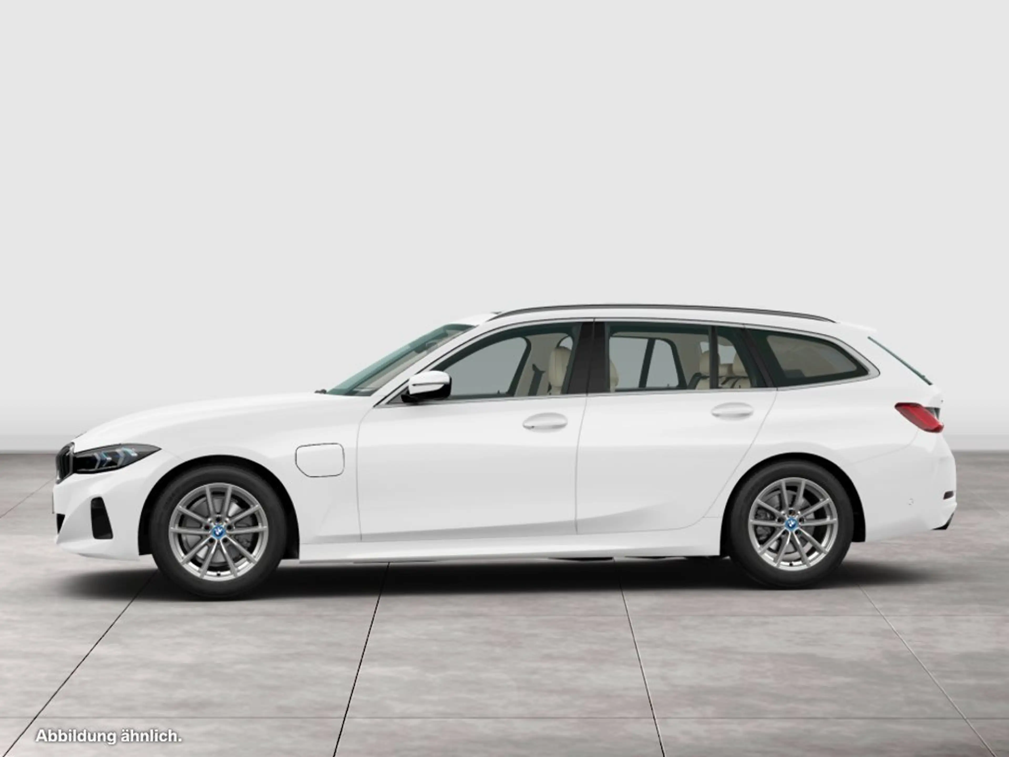 BMW 330 e xDrive — photo 5