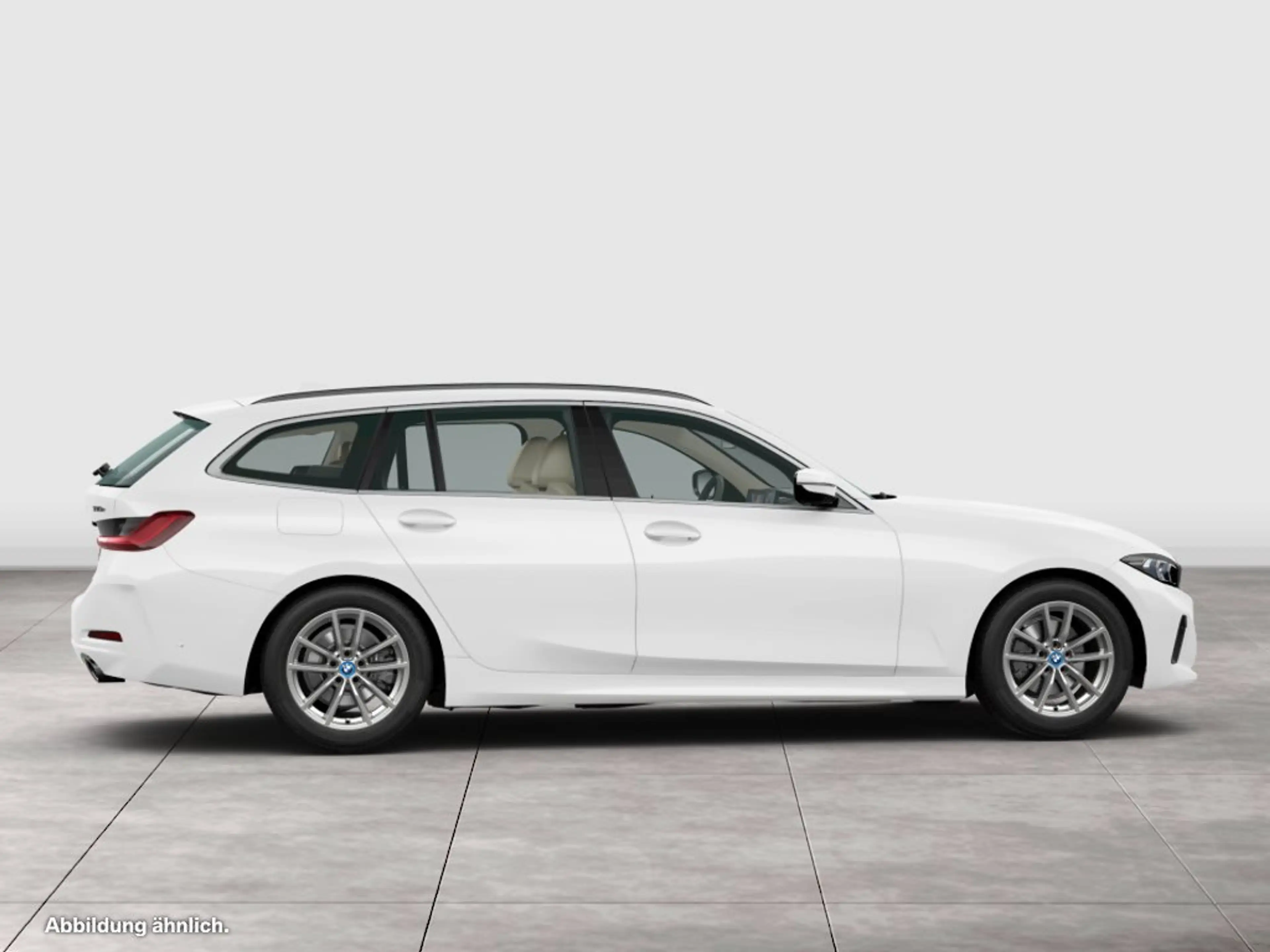 BMW 330 e xDrive — photo 9
