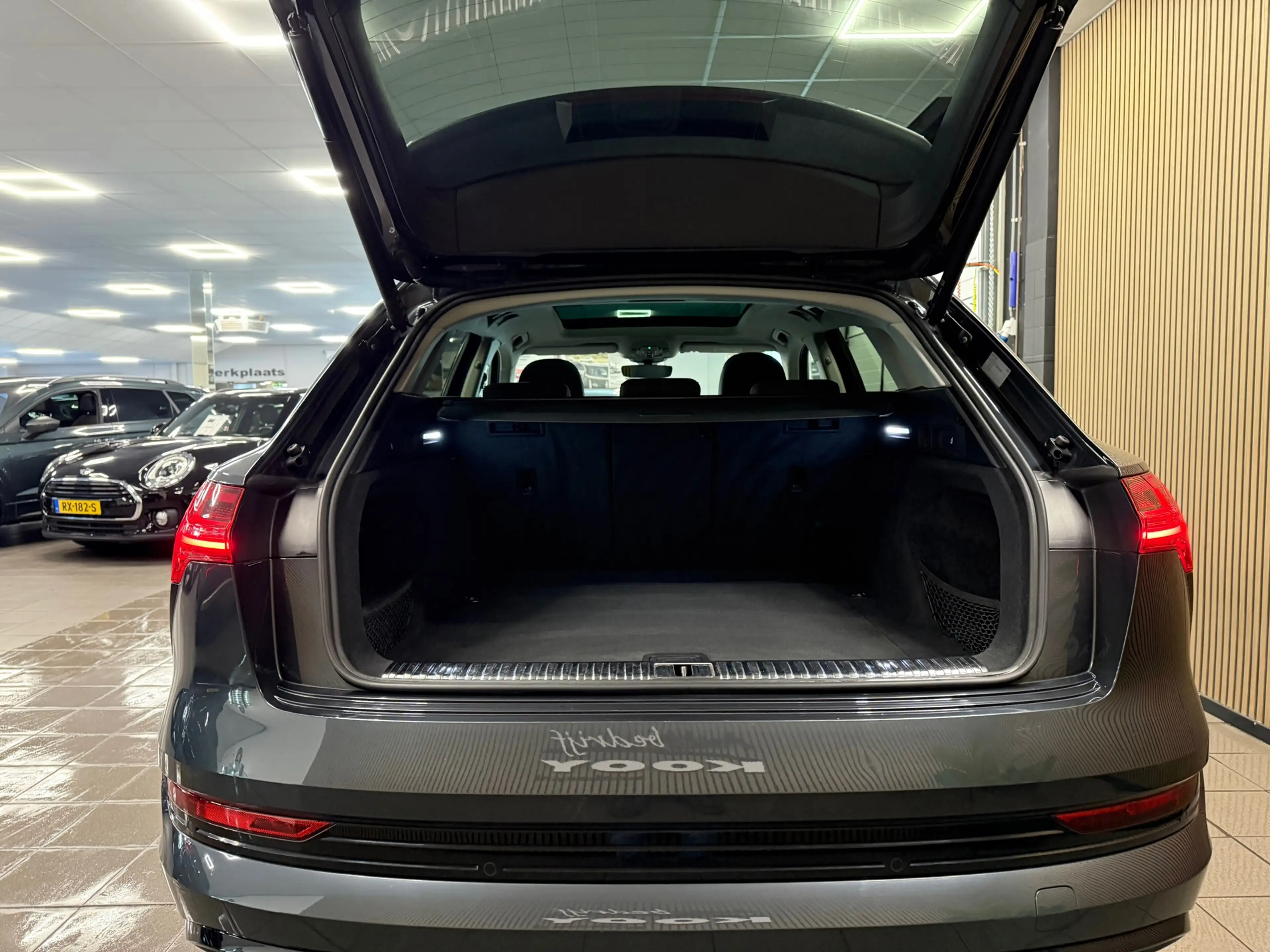 Audi e-tron 55 quattro Business edition Plus 95 kWh * 1e Eig / — photo 5