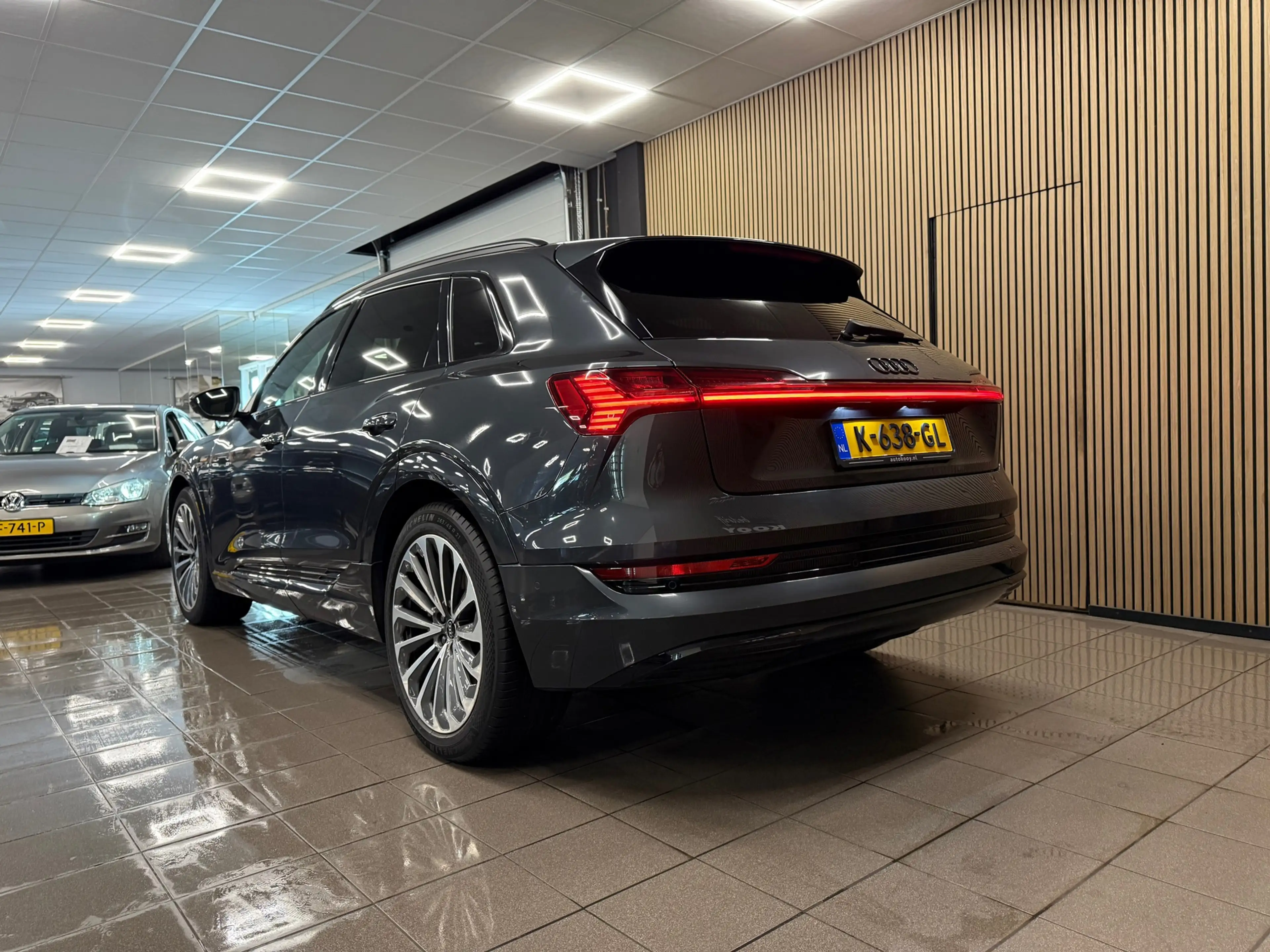 Audi e-tron 55 quattro Business edition Plus 95 kWh * 1e Eig / — photo 3