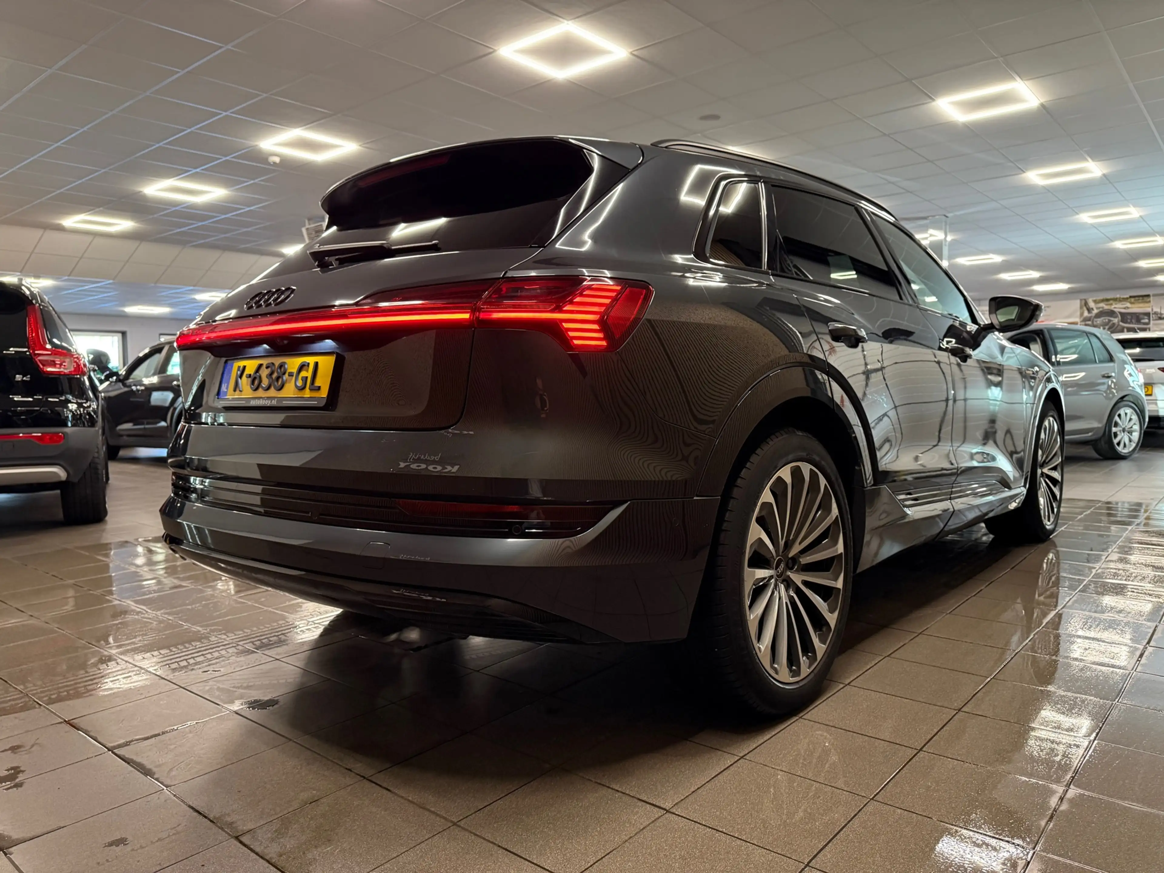 Audi e-tron 55 quattro Business edition Plus 95 kWh * 1e Eig / — photo 7