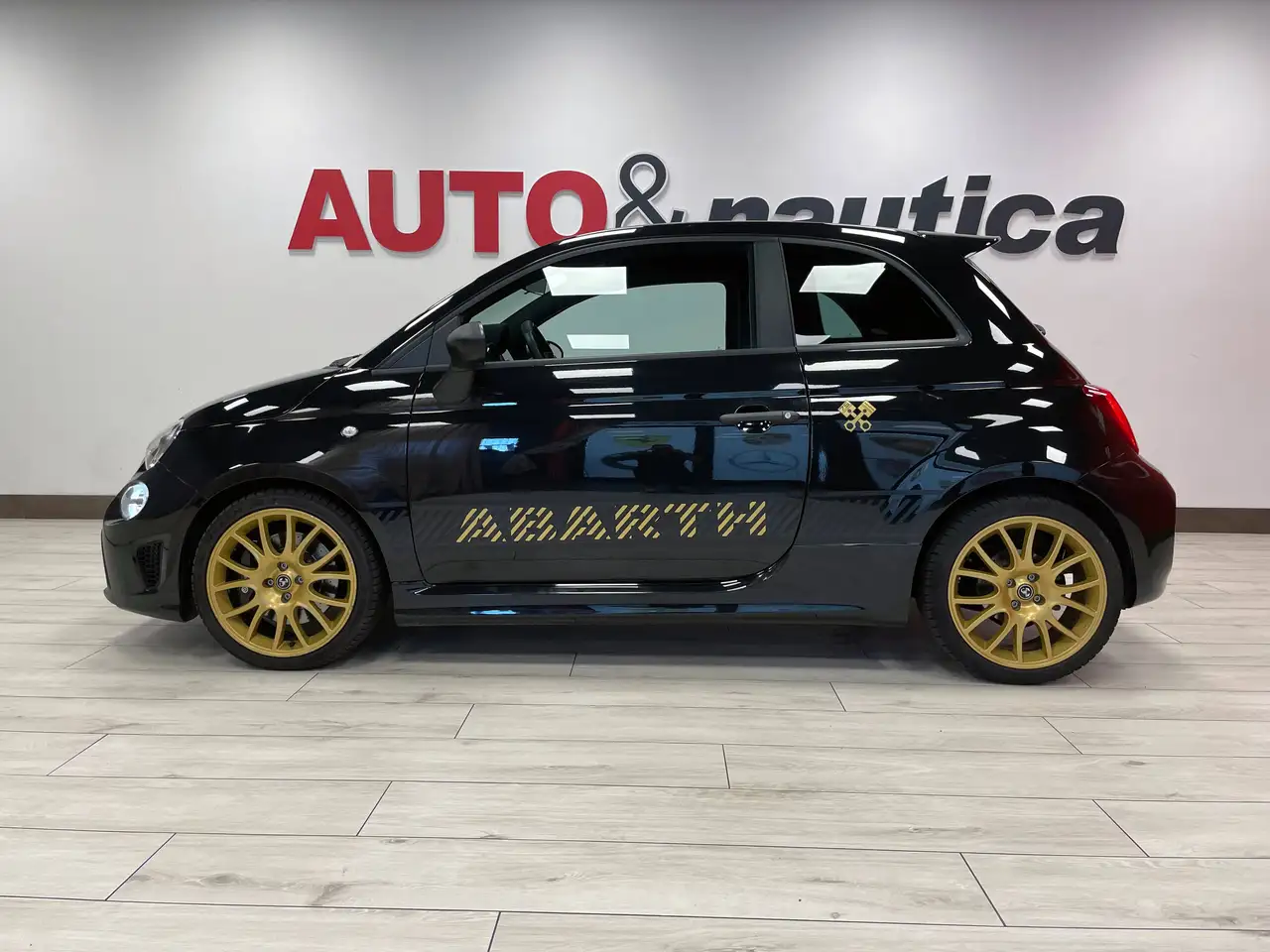 Abarth 695 2024