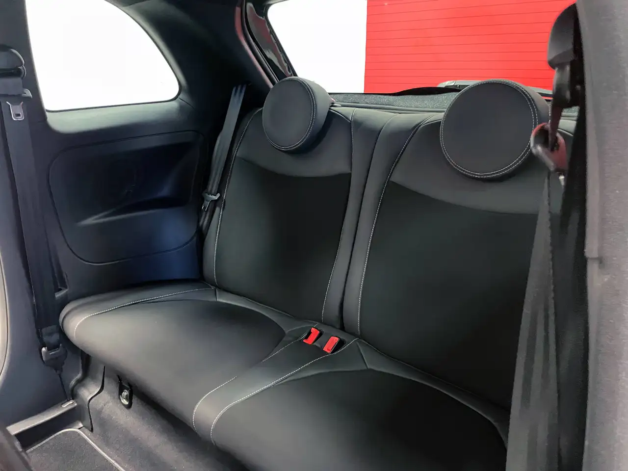 Abarth 695 2024 — фото 15