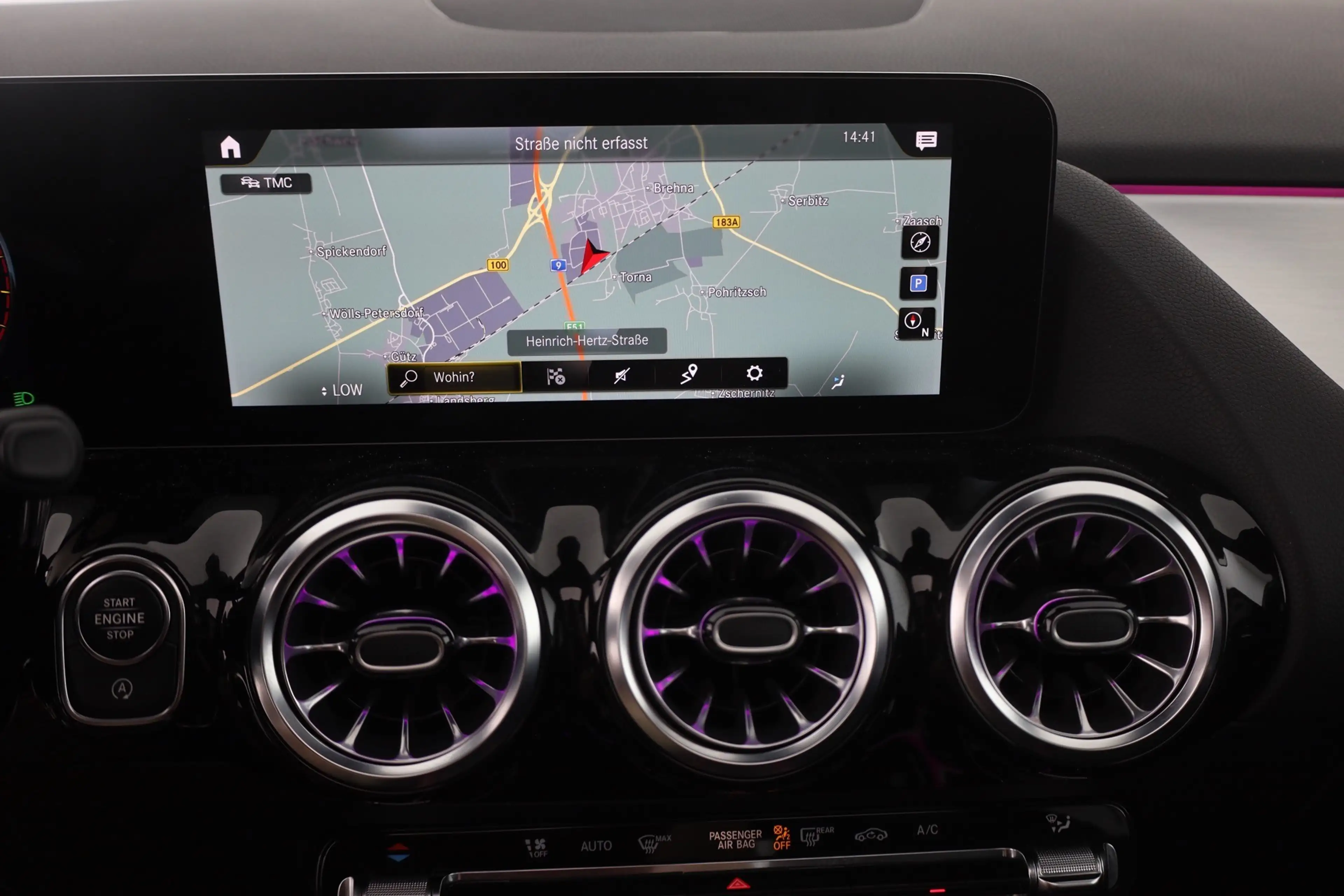 Mercedes-Benz GLA 250 AMG Line 4Matic LED Navi Panorama Kamera — photo 11