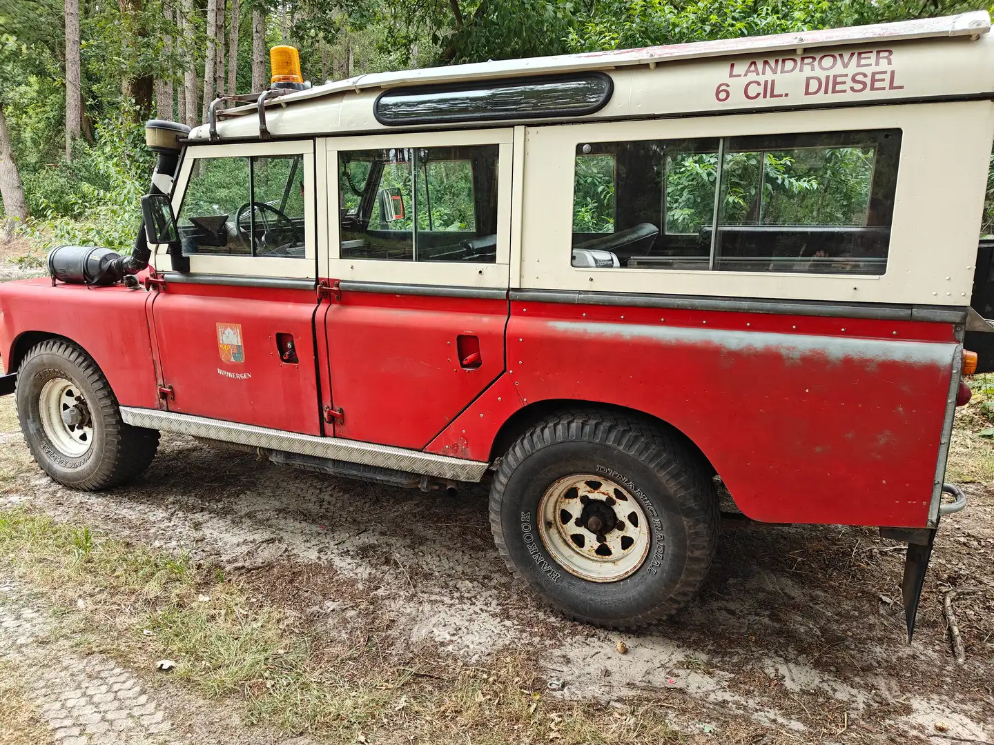 Land Rover 109 STATIONWAGON Червоний - 1