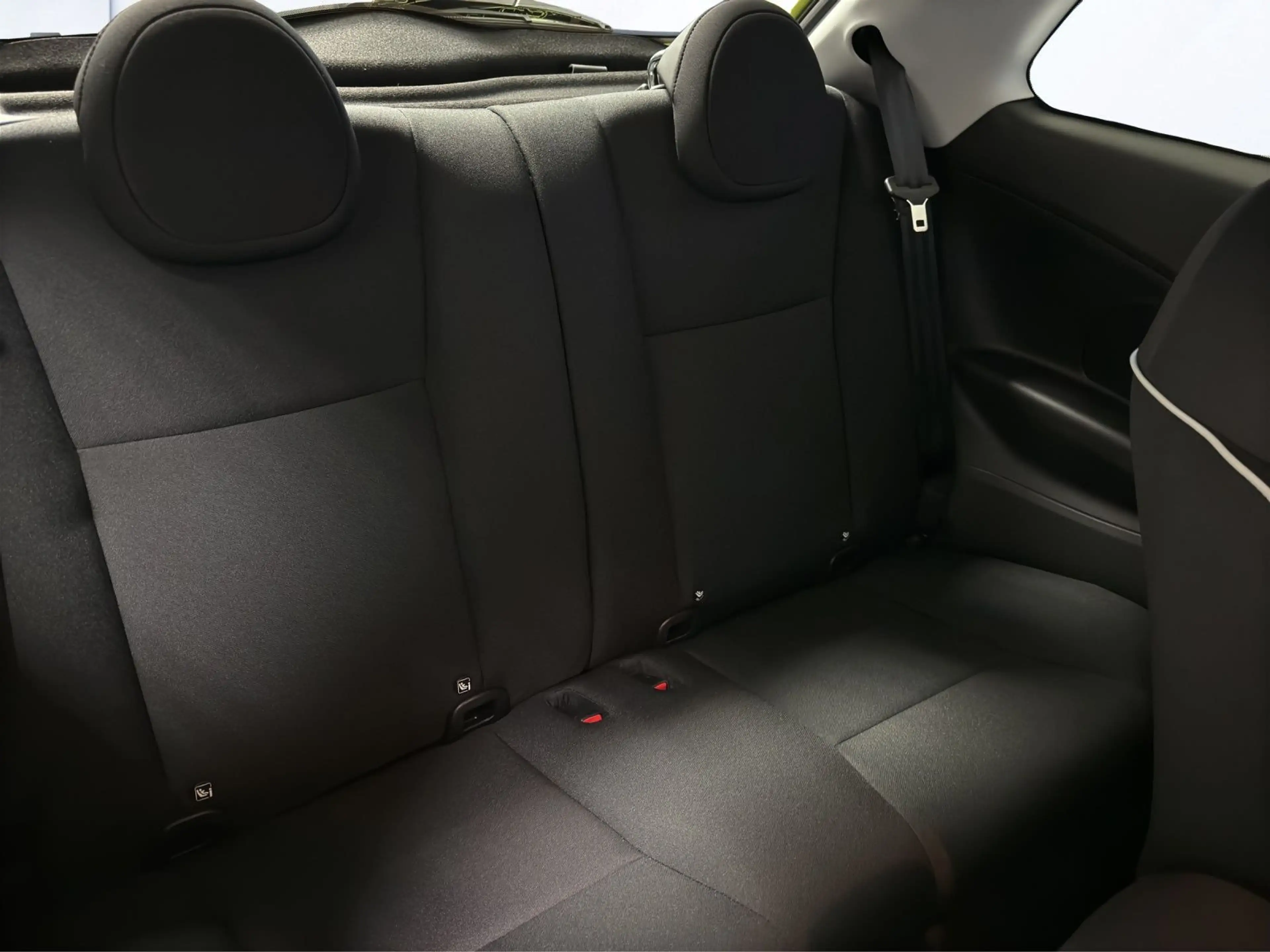Fiat 500e *NAVI*SHZ*PDC*CARPLAY*KLIMAAUTOMATIK* — photo 7