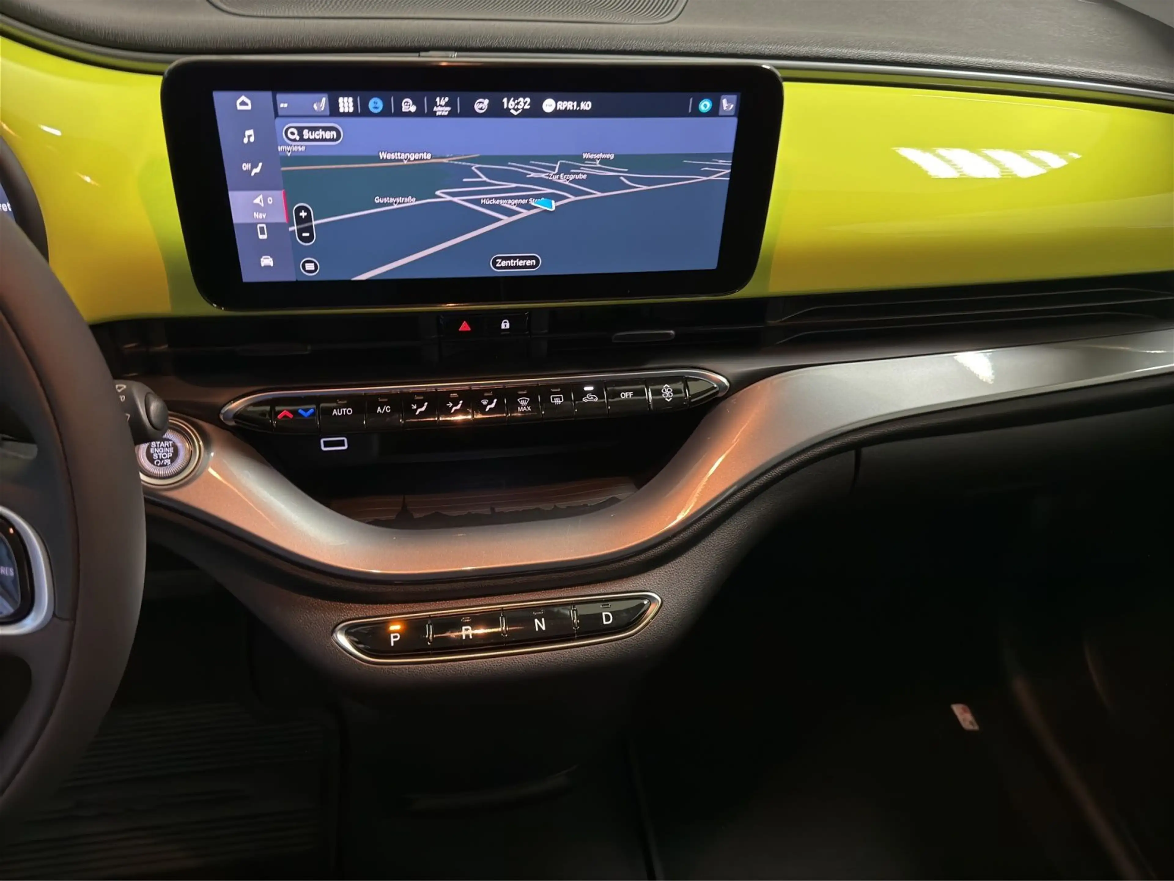 Fiat 500e *NAVI*SHZ*PDC*CARPLAY*KLIMAAUTOMATIK* — photo 11