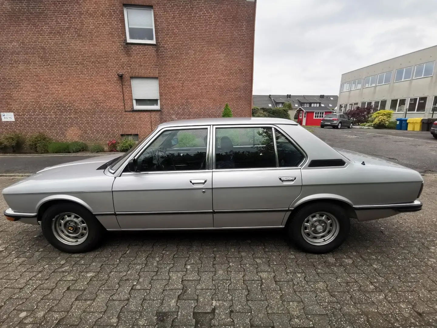BMW 520 /6 E12 "rostfreies originales Fahrzeug" Srebrny - 2