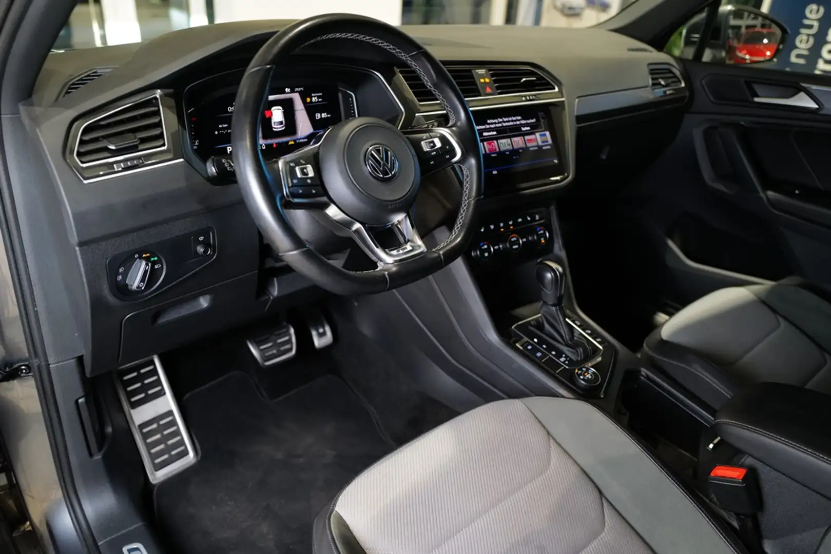 Volkswagen Tiguan 2.0TSI DSG R-Line 4Motion HuD RKam Navi ACC Led... Grau - 2