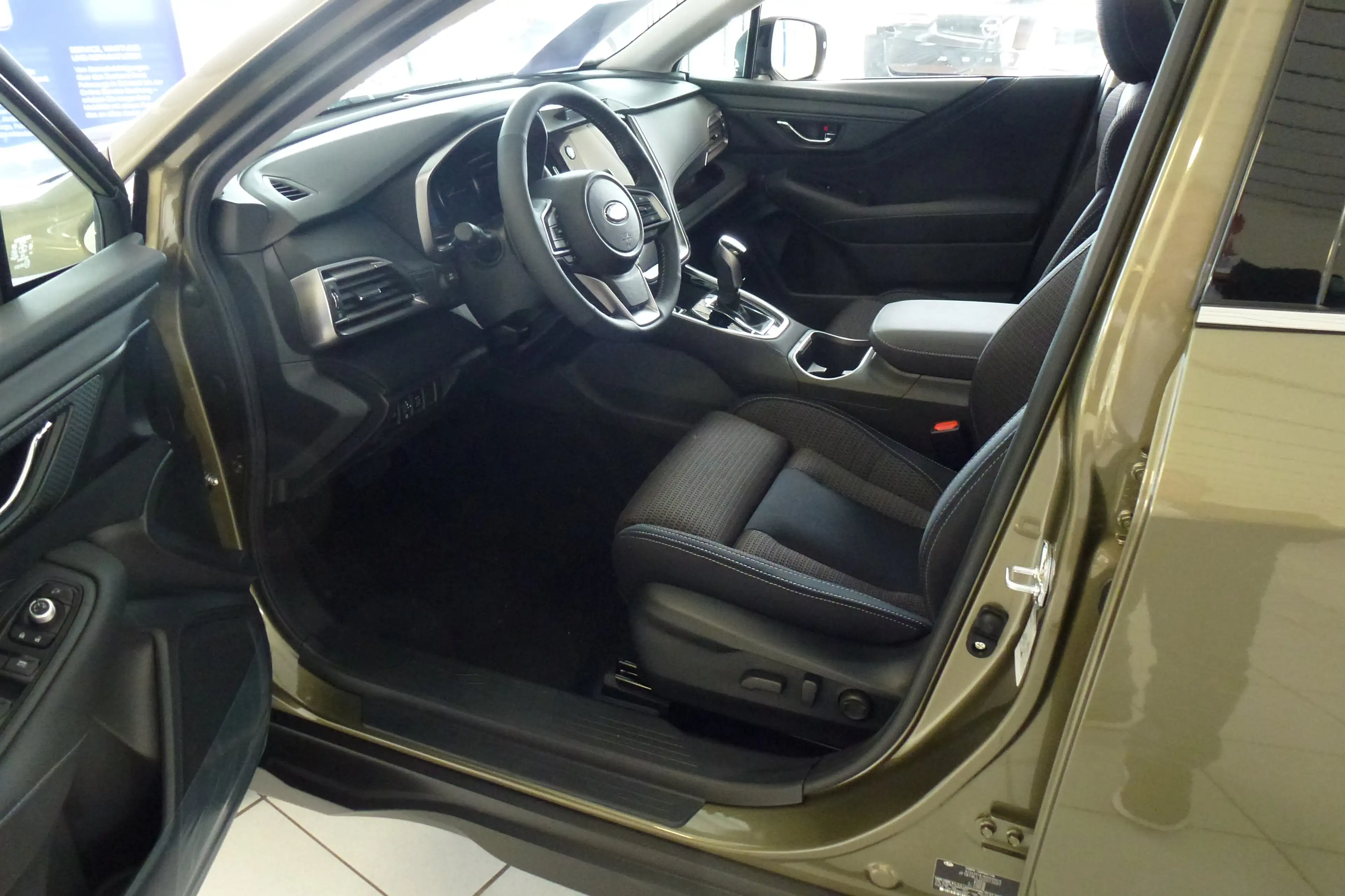 Subaru OUTBACK Outback 2.5i Lineartronic Active — photo 9
