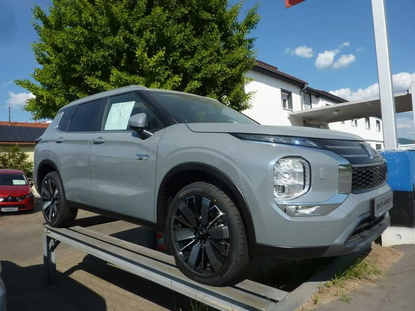 Mitsubishi Outlander 2.4 PHEV Intro Edition 306PS - 1