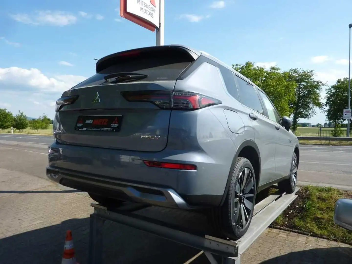 Mitsubishi Outlander 2.4 PHEV Intro Edition 306PS - 2
