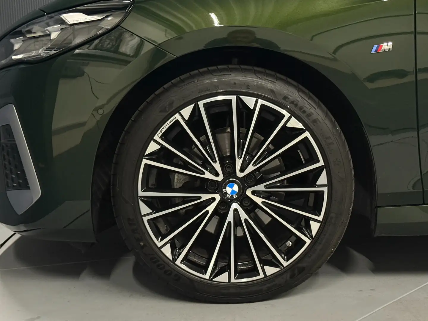 BMW 218 i Active Tourer M-Sport*19Zoll*PANORAMA*LEDER*360* Verde - 2