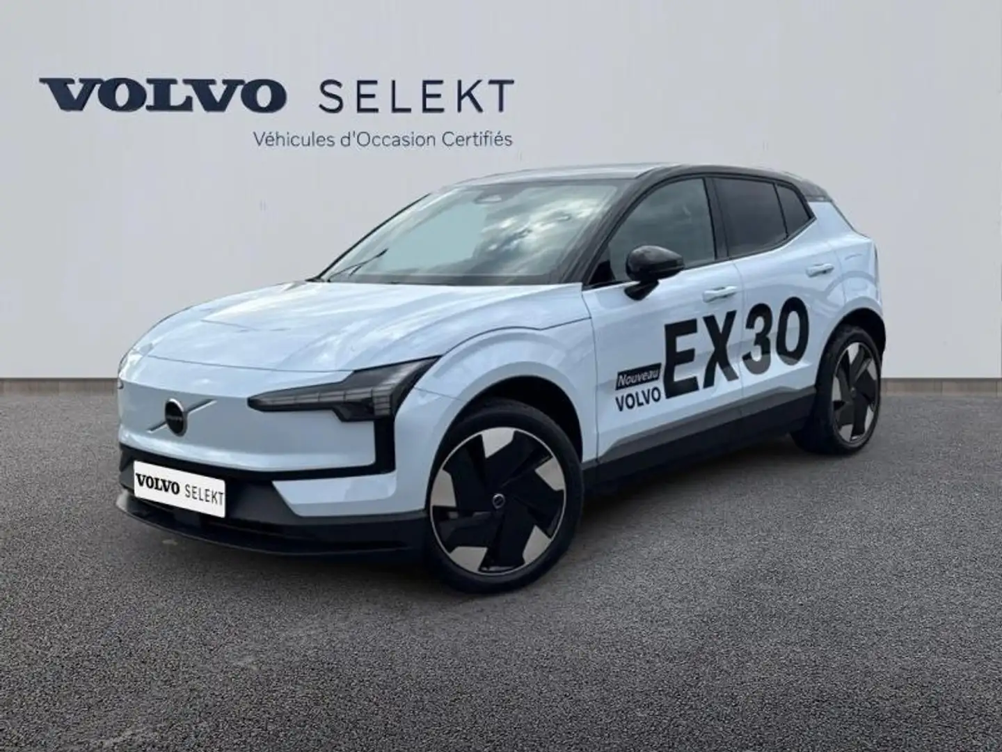 Volvo EX30 Single Extended Range 272ch Plus Schwarz - 1