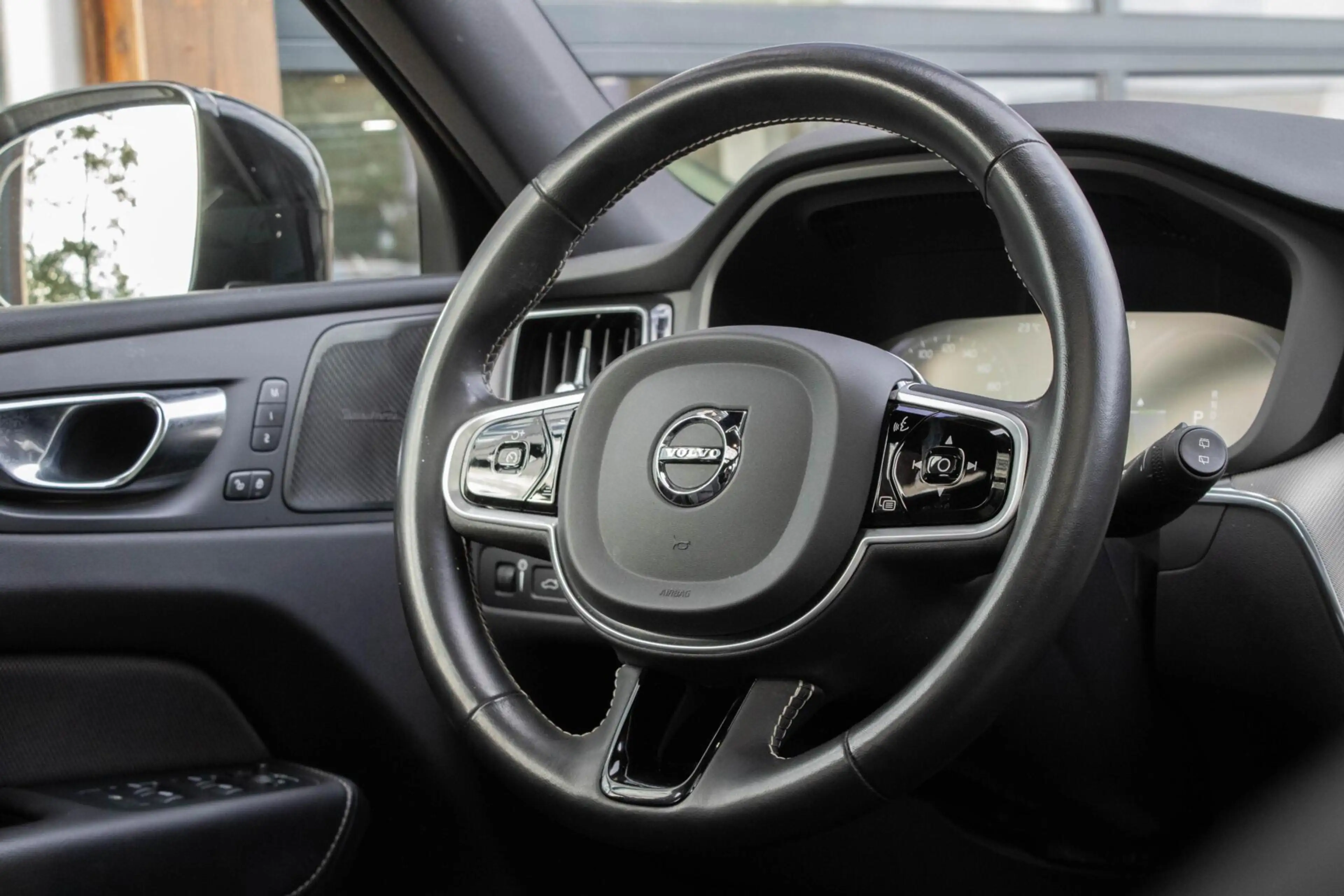 Volvo XC60 2.0 PHEV T6 AWD R-Design|360 Camera|Stuur+Stoelver — photo 25