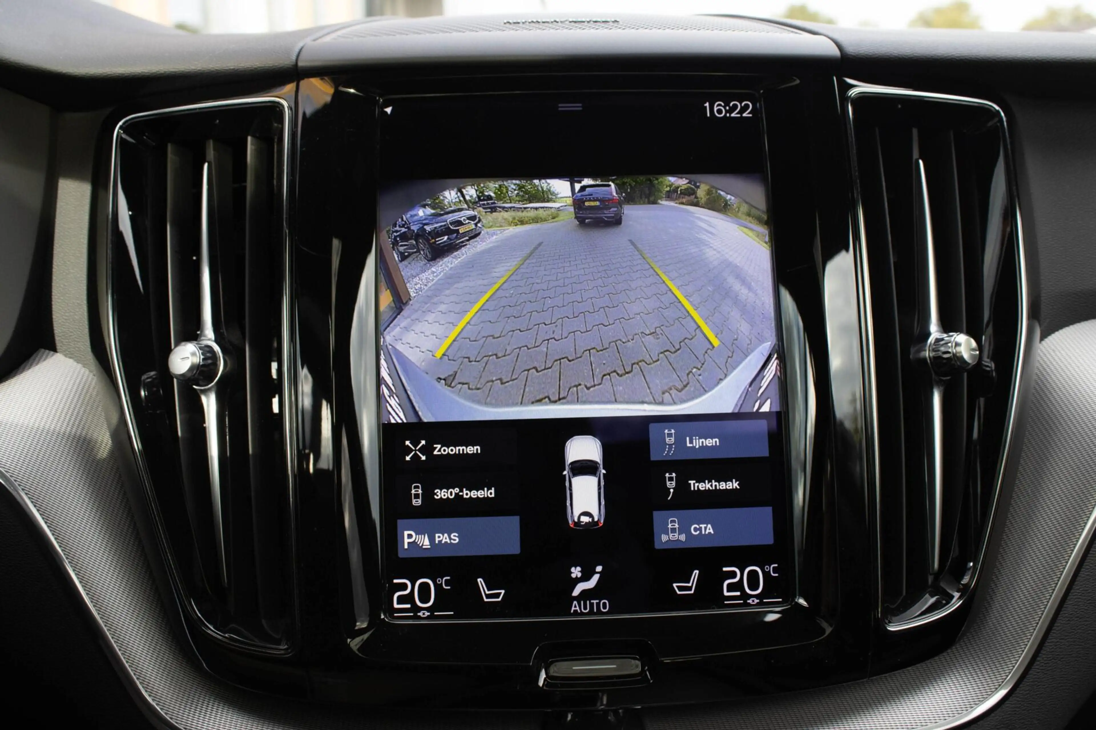 Volvo XC60 2.0 PHEV T6 AWD R-Design|360 Camera|Stuur+Stoelver — photo 41