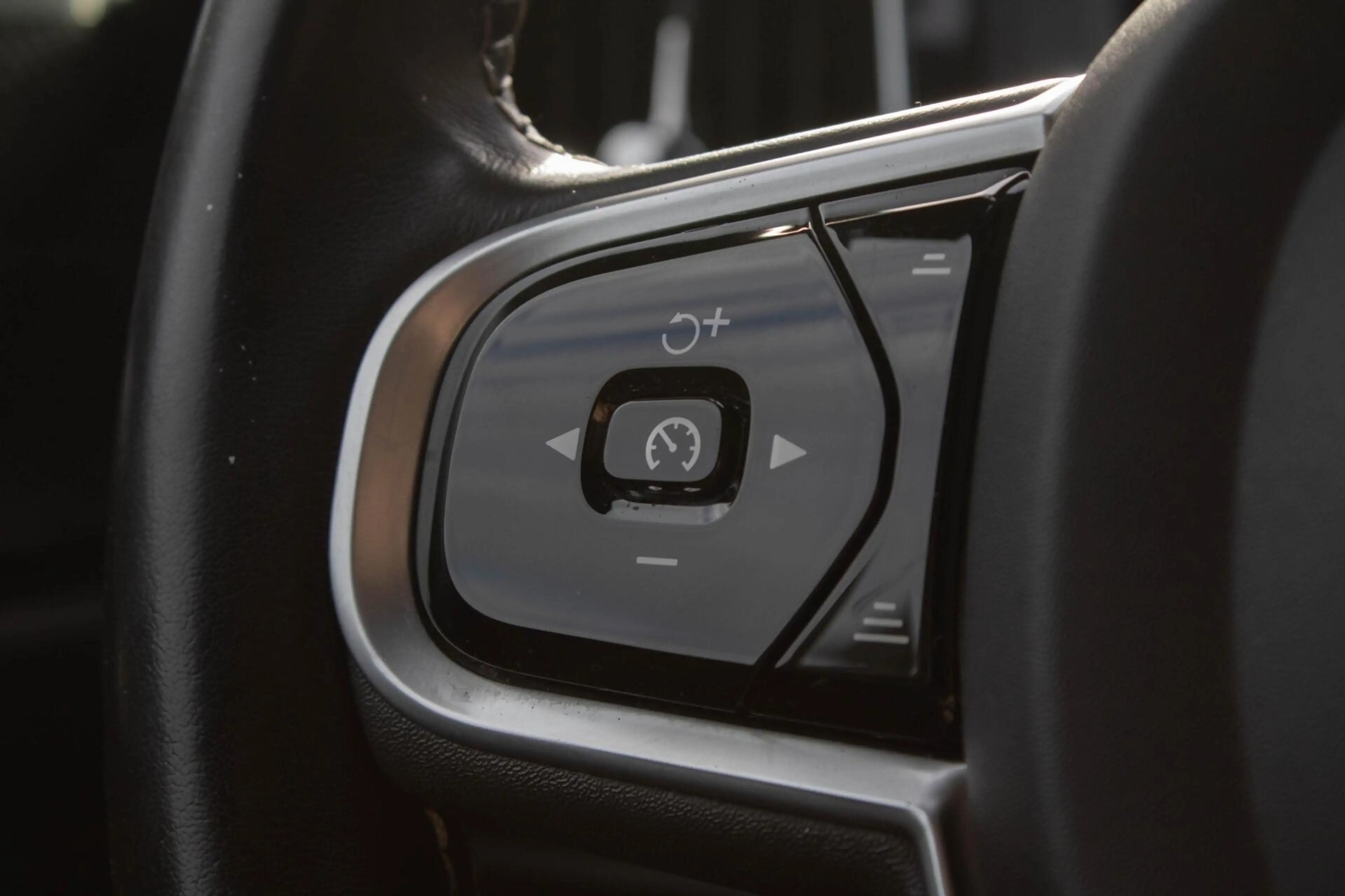 Volvo XC60 2.0 PHEV T6 AWD R-Design|360 Camera|Stuur+Stoelver — photo 27